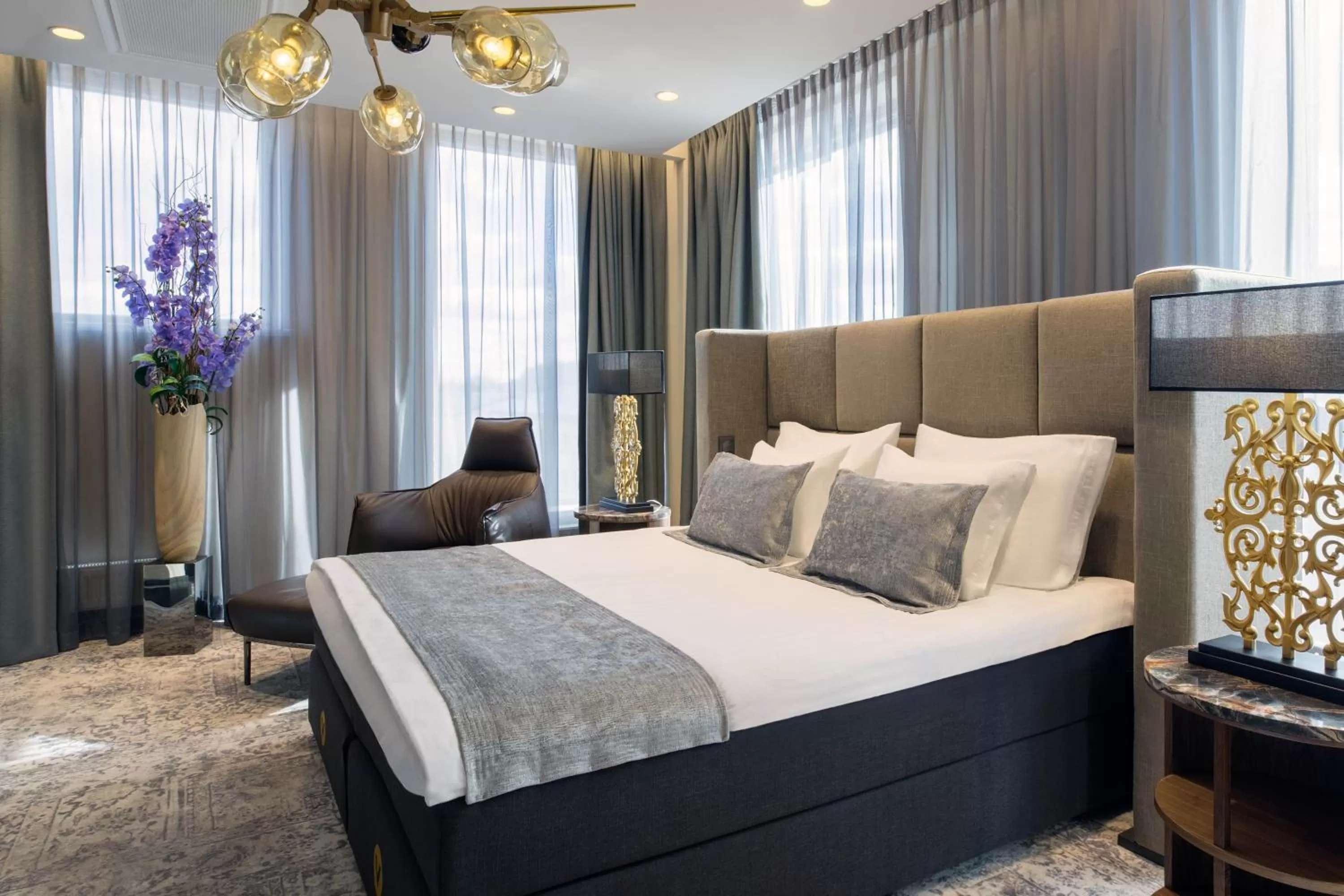 Bedroom, Bed in V Spa & Conference Hotel