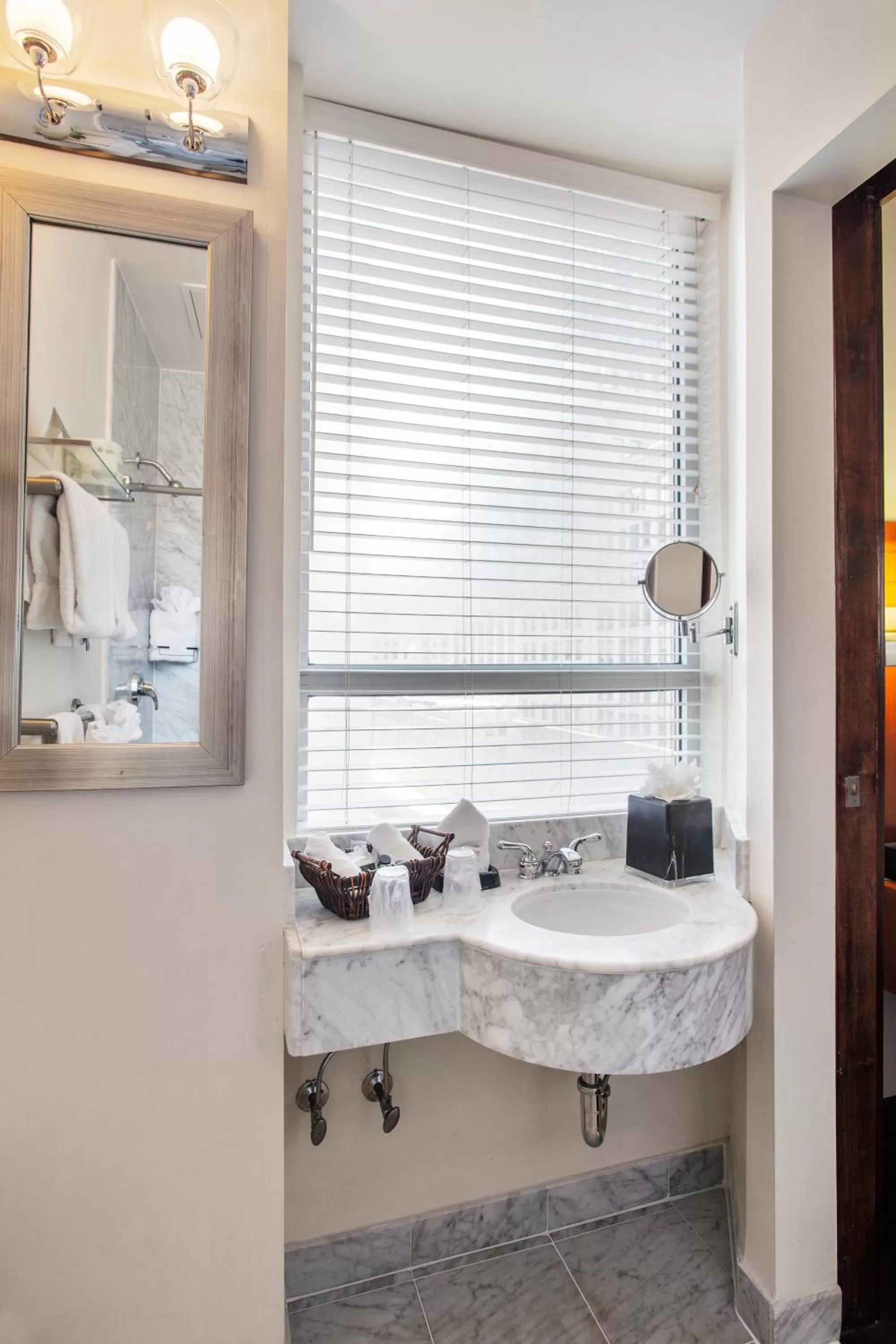 Bathroom in U Hotel Fifth Avenue, Empire State Building