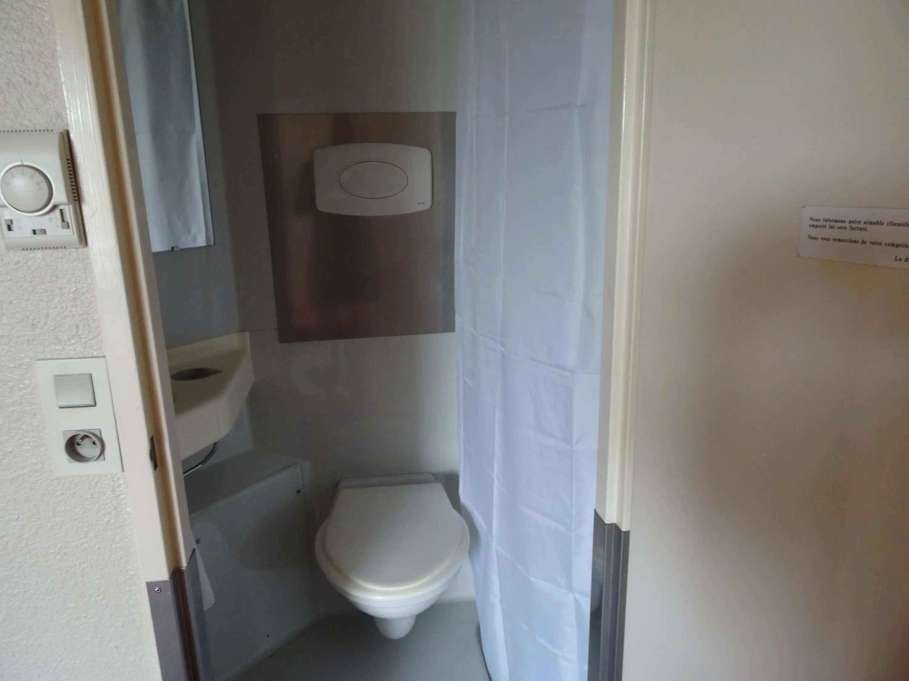 Shower in Premiere Classe Lyon Sud - Chasse Sur Rhône