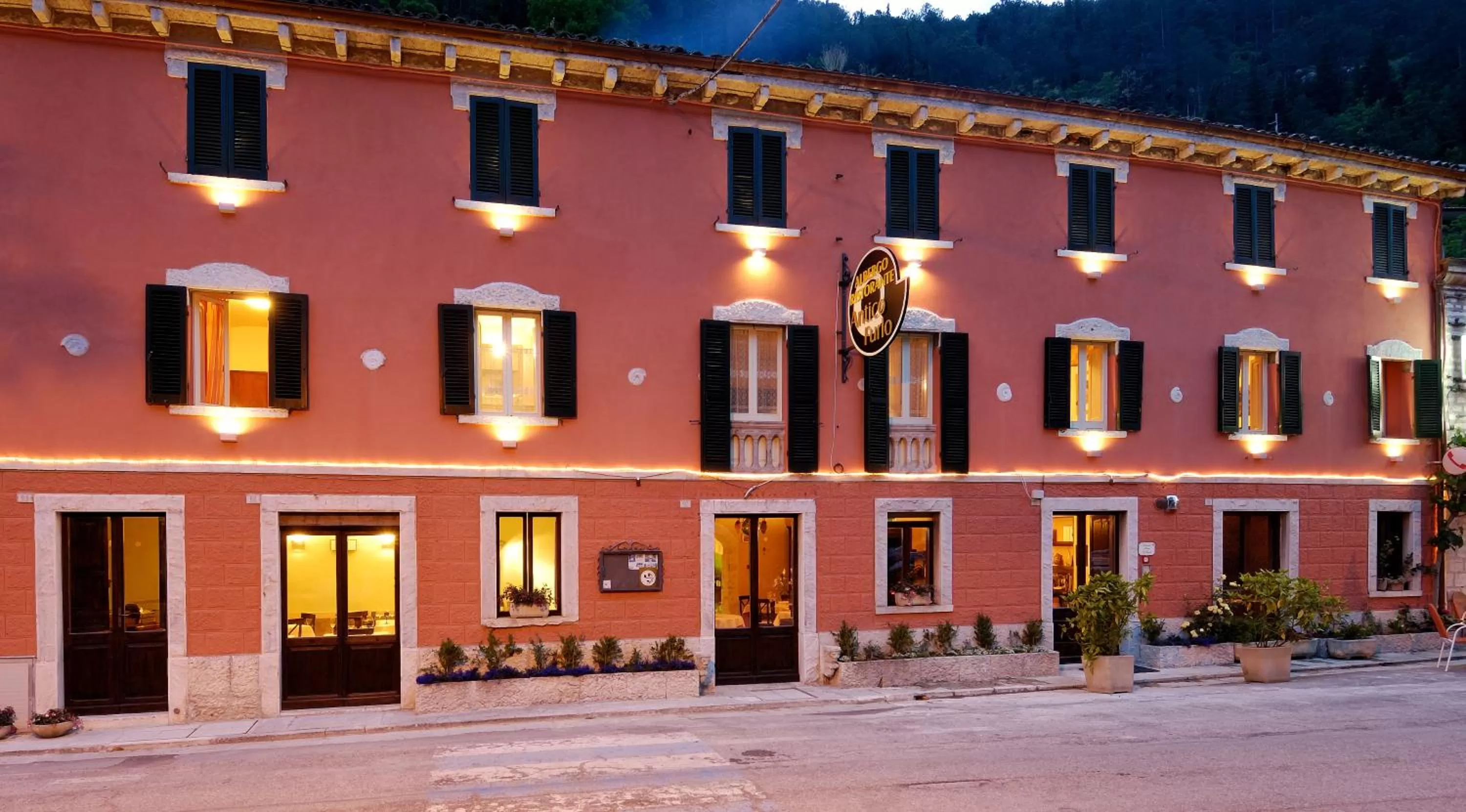 Property building in Antico Furlo