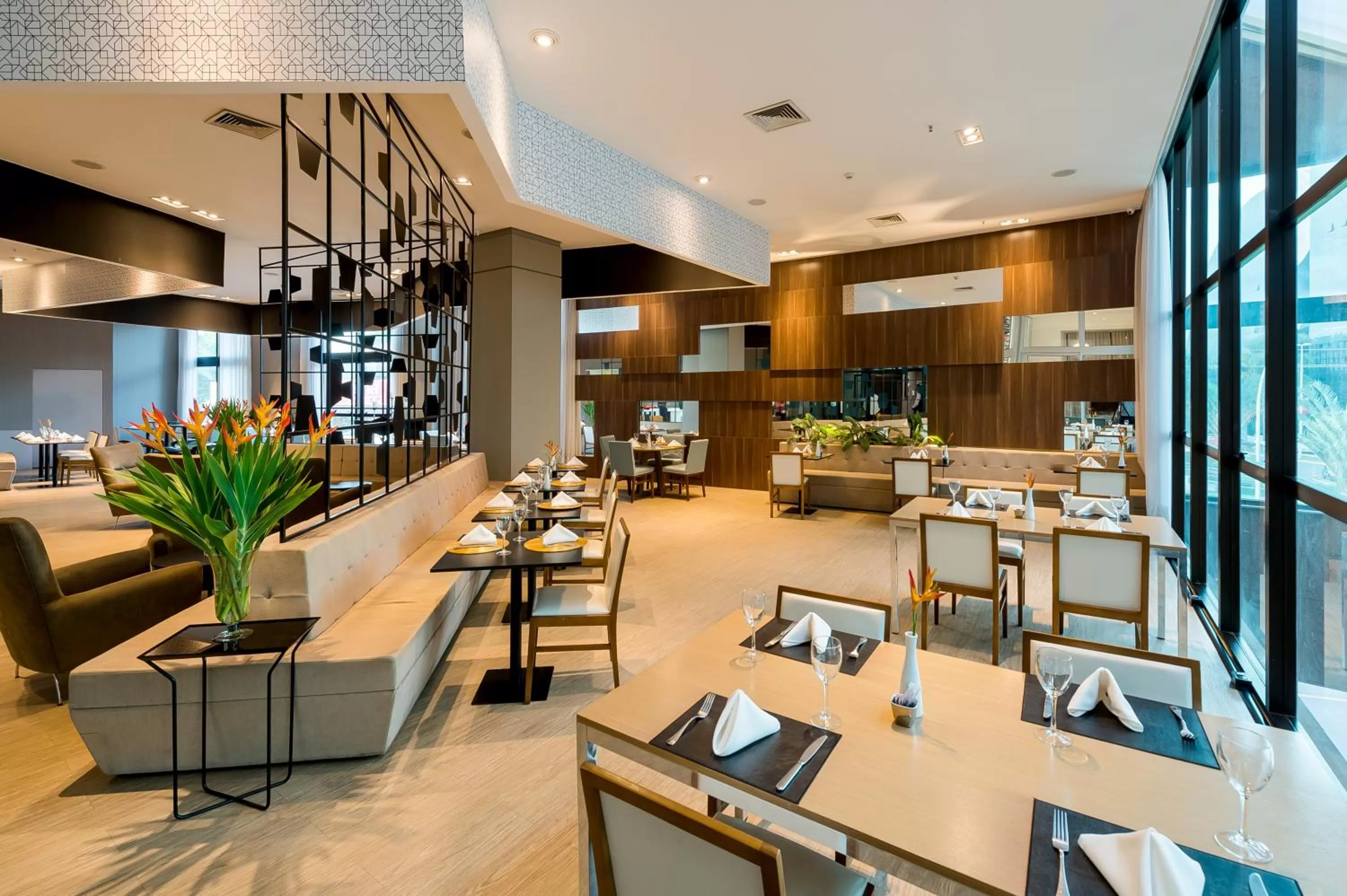 Restaurant/places to eat in Grand Mercure Brasilia Eixo Monumental