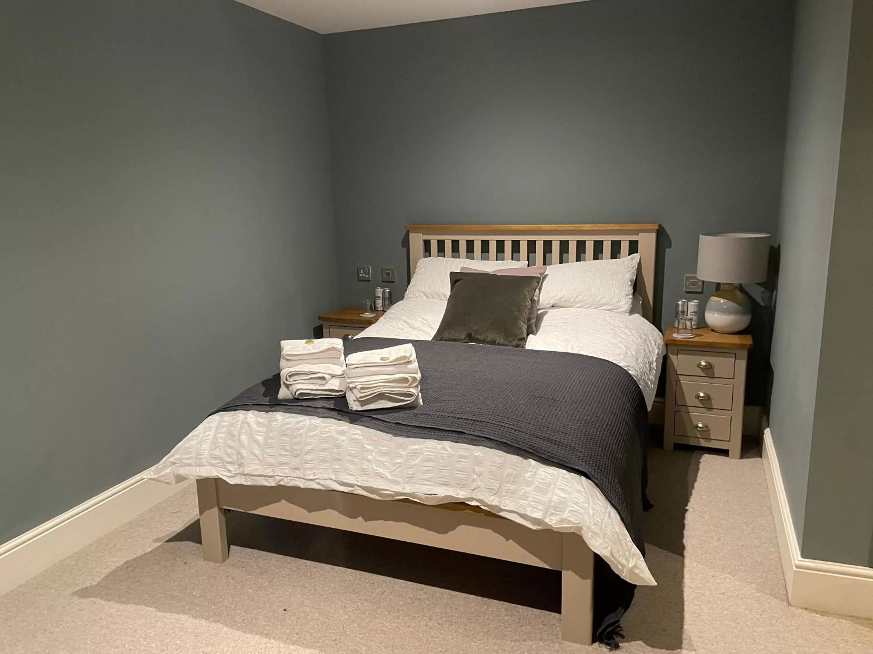 Bed in The Red Lion Charing Heath