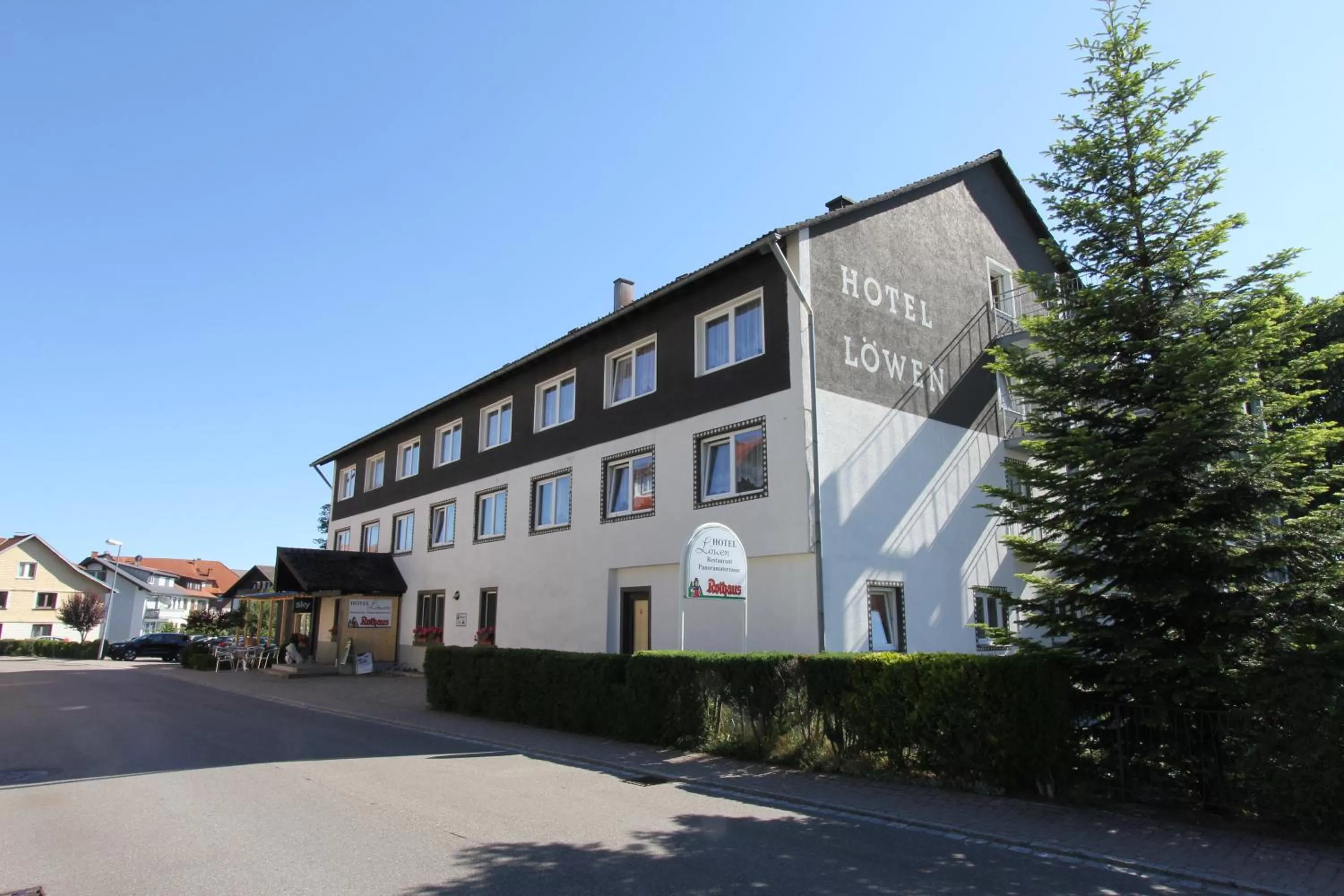 Property Building in Hotel Lowen by Mastiff