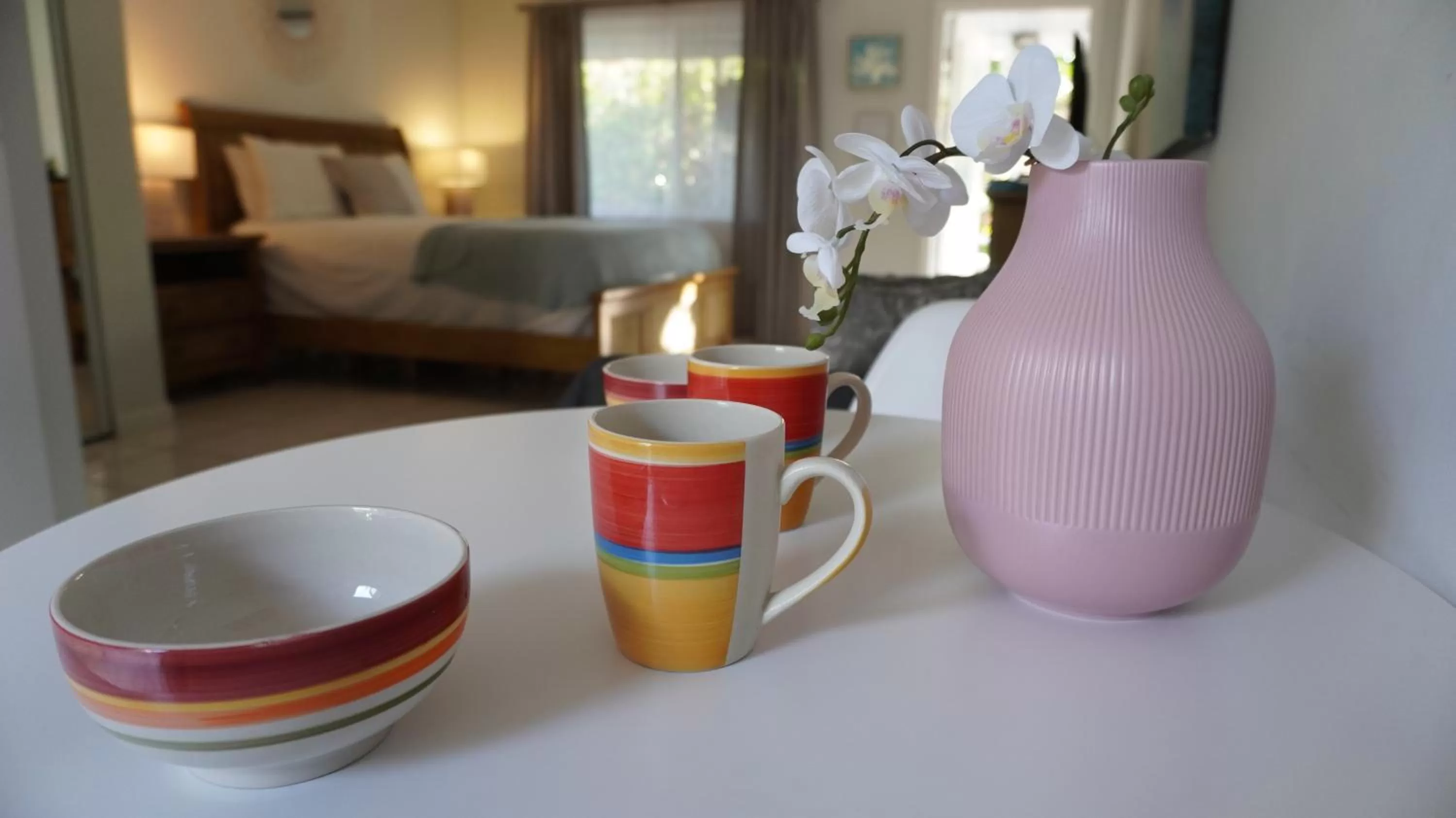 Coffee/tea facilities, Bed in 4145 By The Sea Inn & Suites