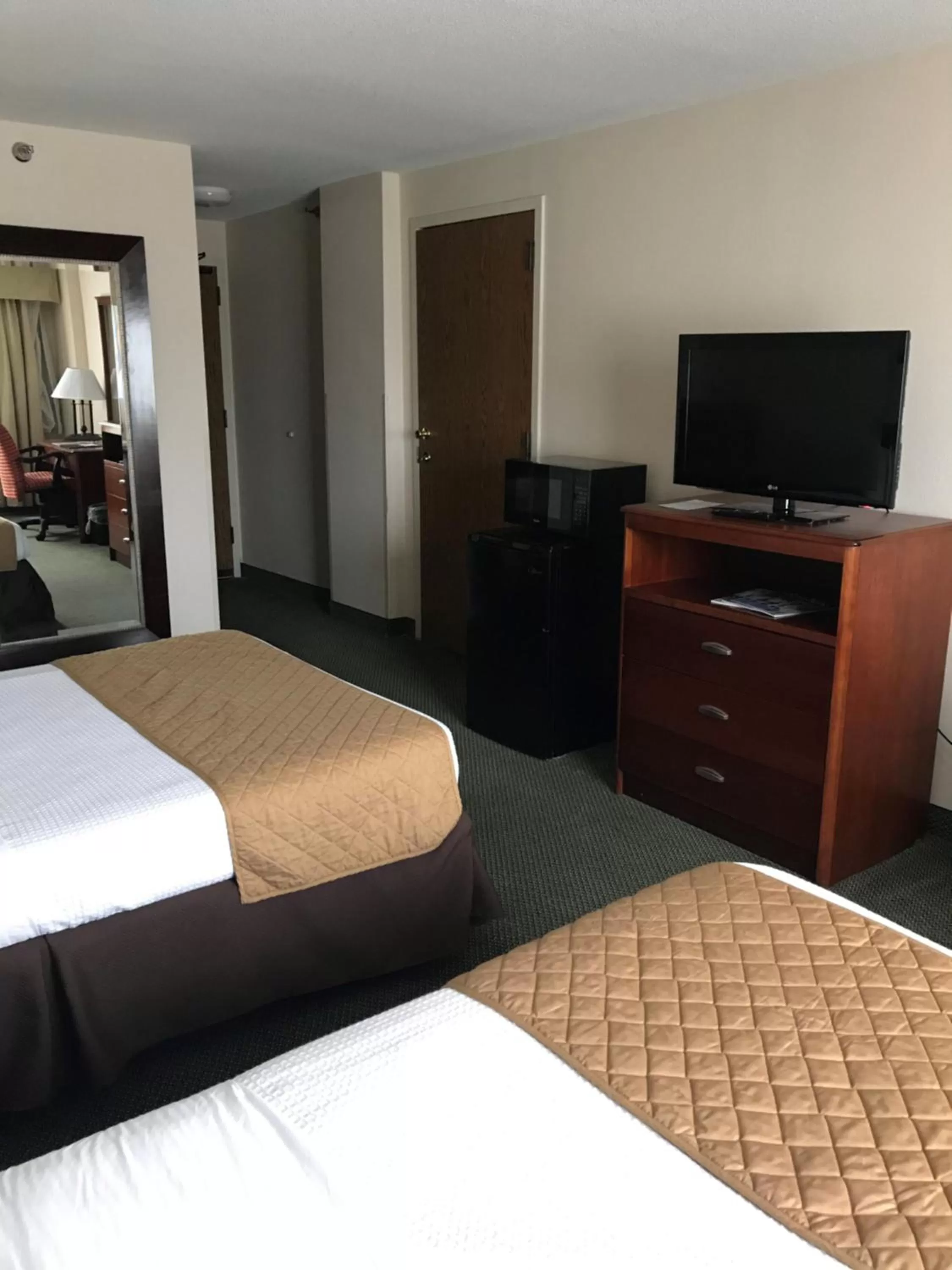 Bed in Capital Plaza Hotel