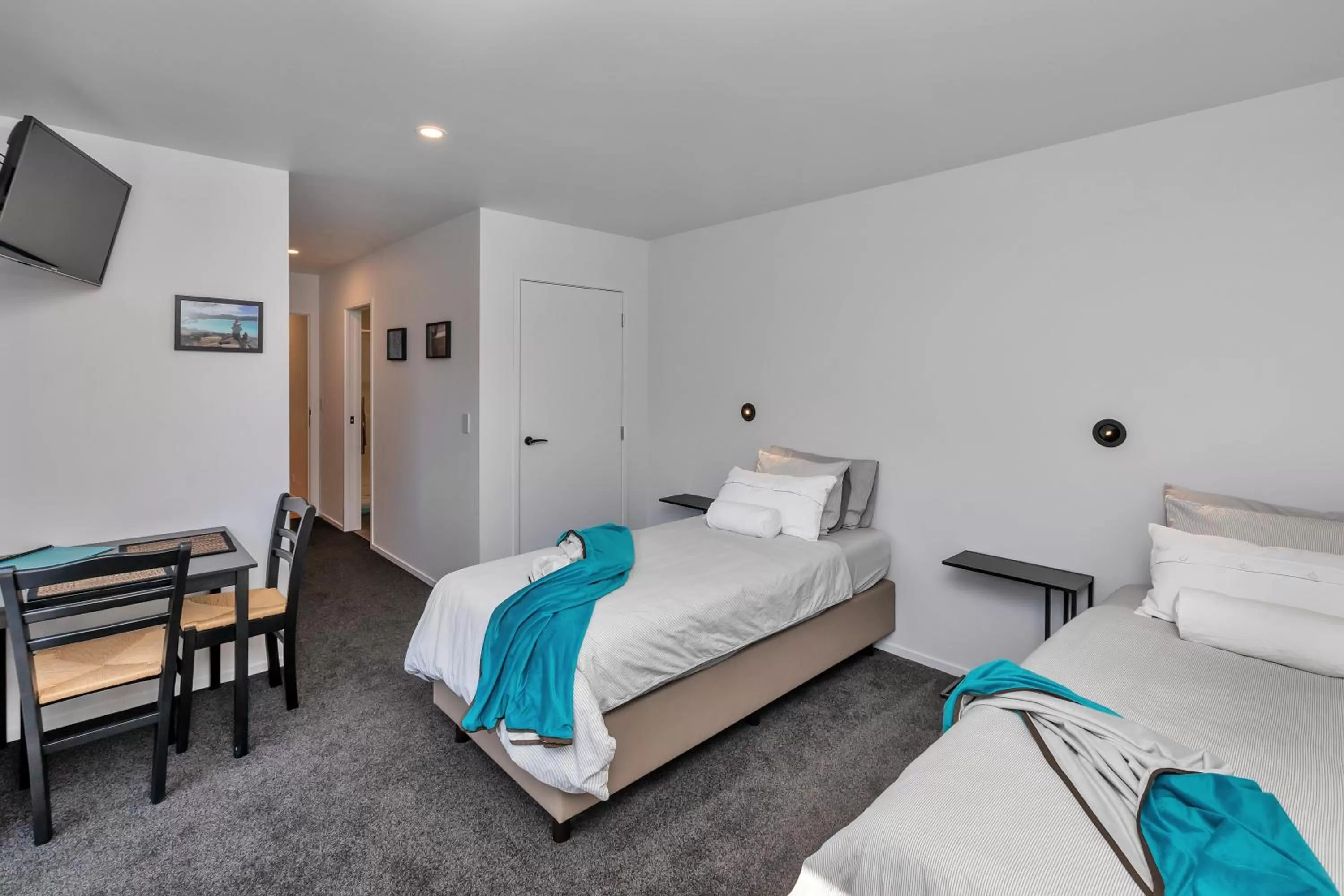 Bedroom, Bed in Roy and Anns Haven