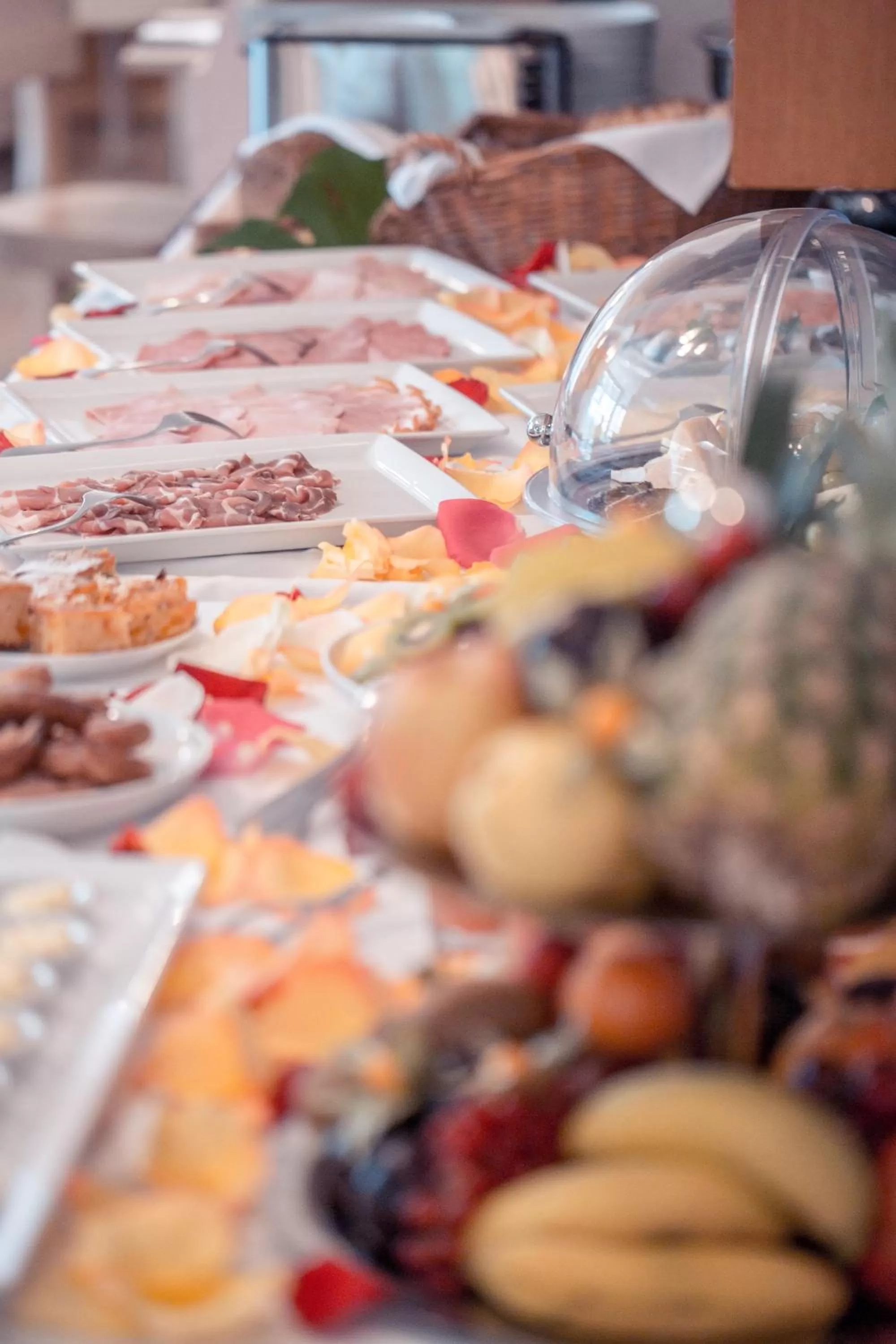 Food and drinks in Hotel Bleibtreu Berlin by Golden Tulip