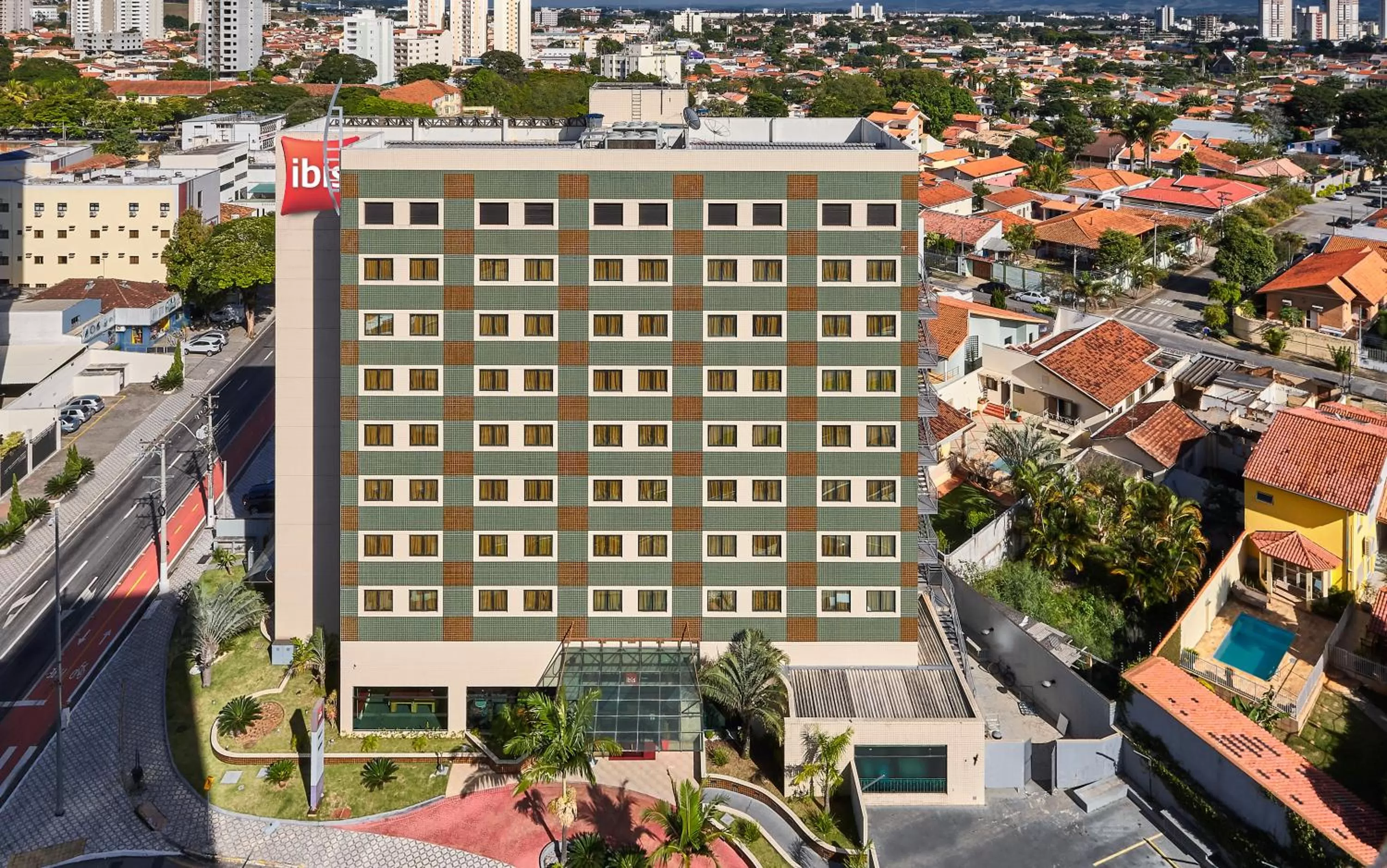 Garden in ibis Taubate