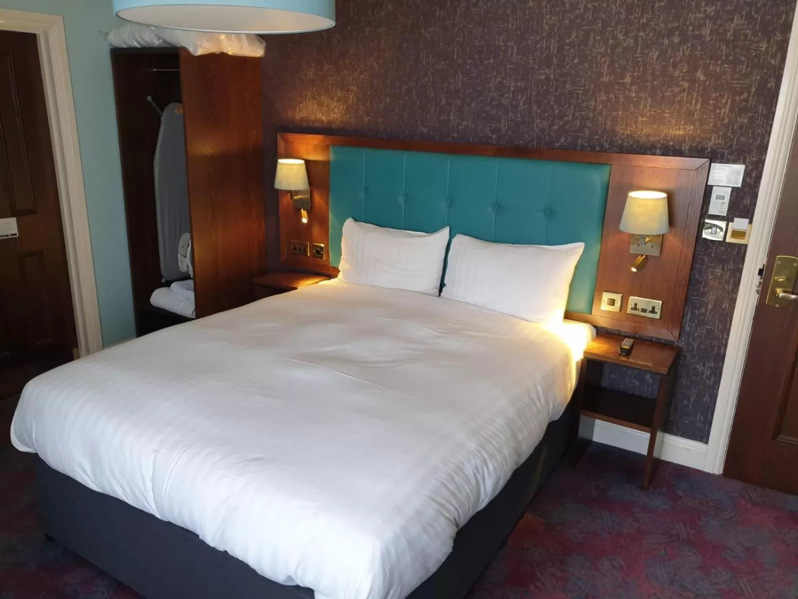 The Queen's Head Wetherspoon