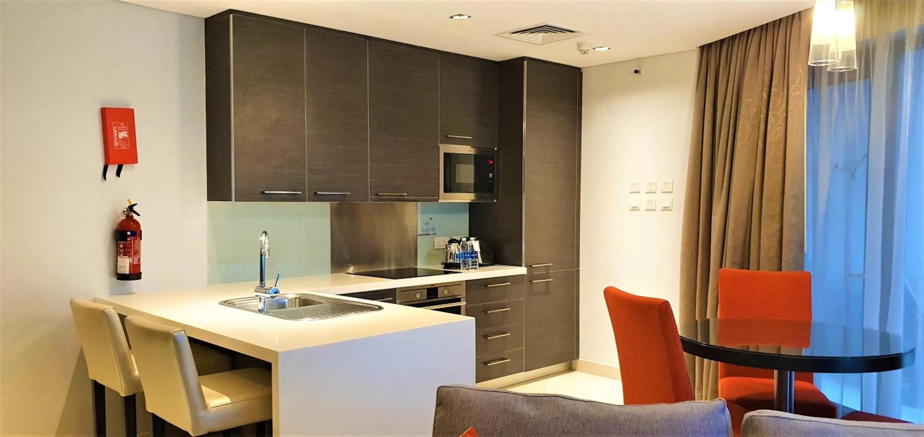 Kitchen or kitchenette in Majestic Arjaan by Rotana – Manama