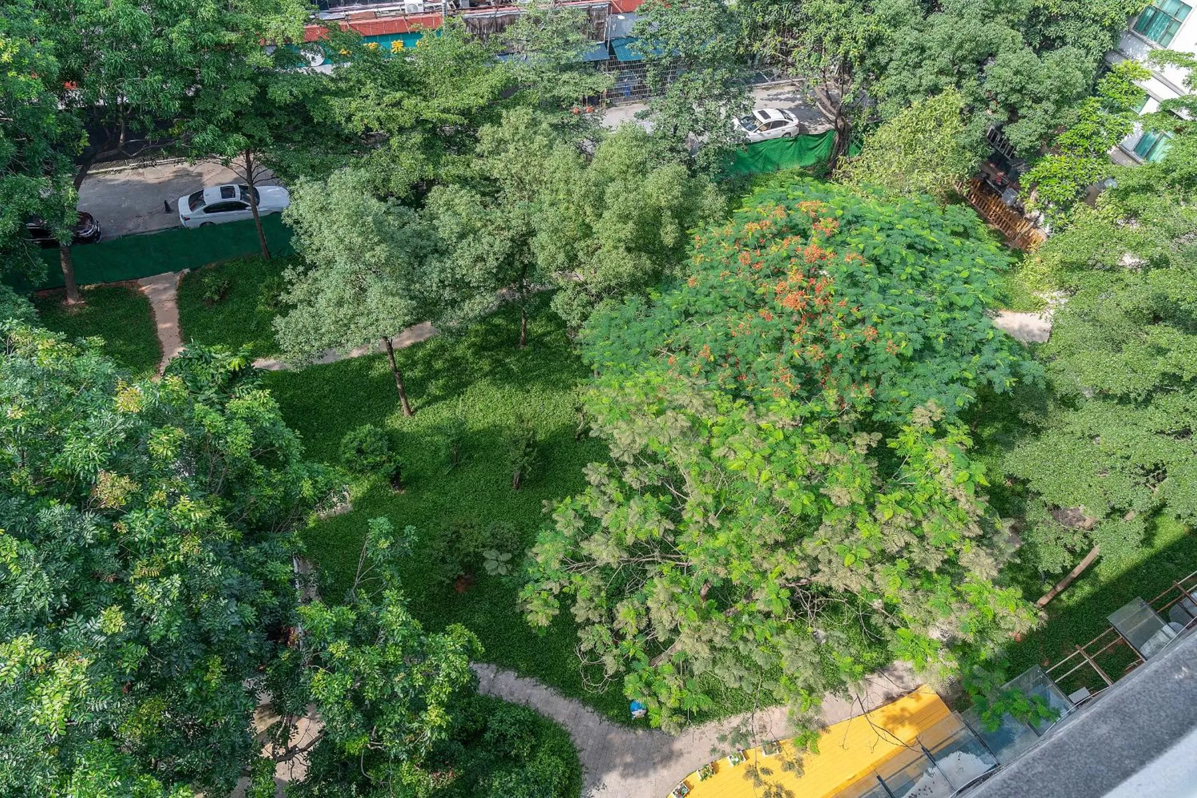 Bird's eye view in Guangzhou Baiyun Airport Rejoice by Argyle Hotel Rehe Metro Exit B --Free shuttle bus is provided during the 138th Canton Fair