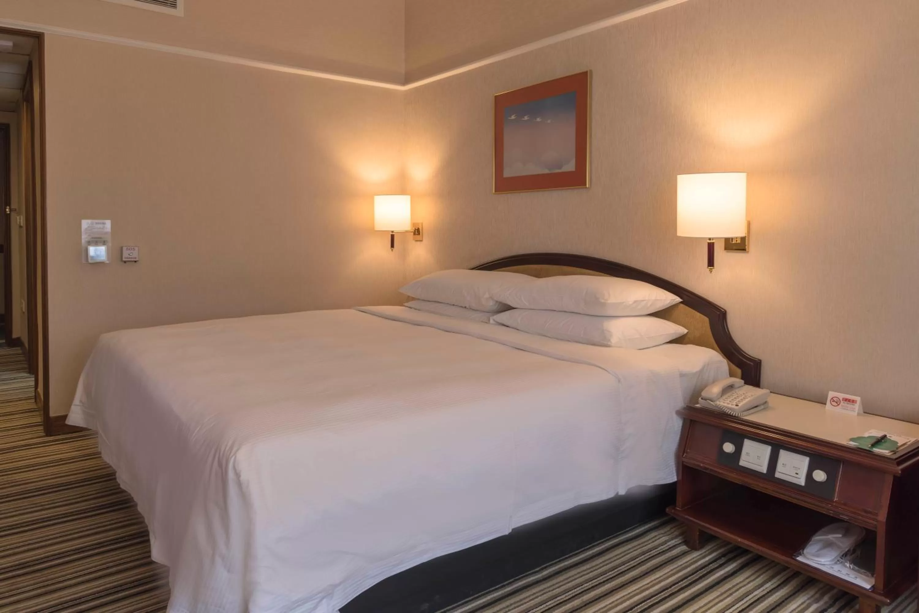 Bedroom, Bed in Metropark Lido Hotel Beijing