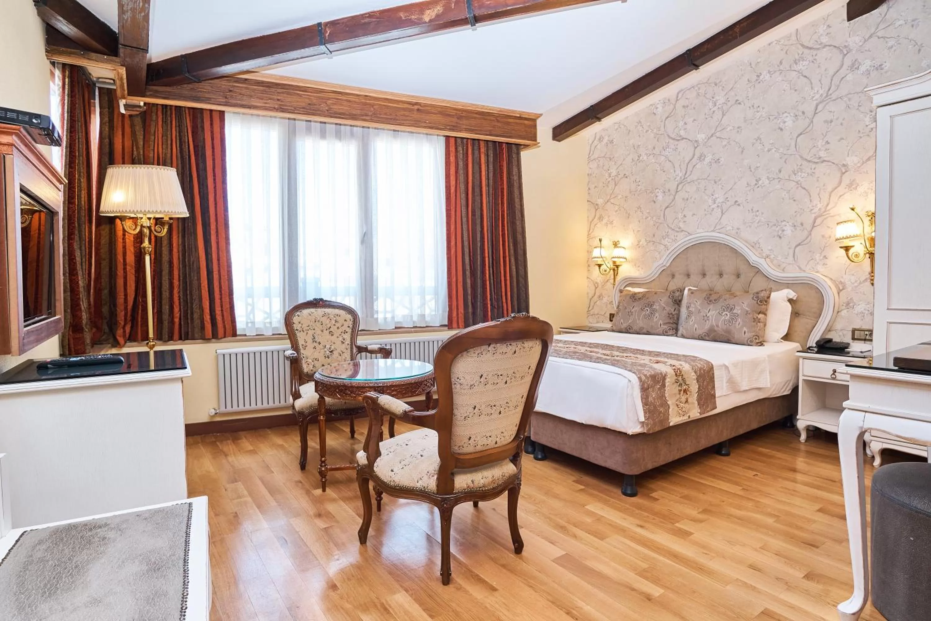 Photo of the whole room, Bed in Best Western Empire Palace Hotel & Spa