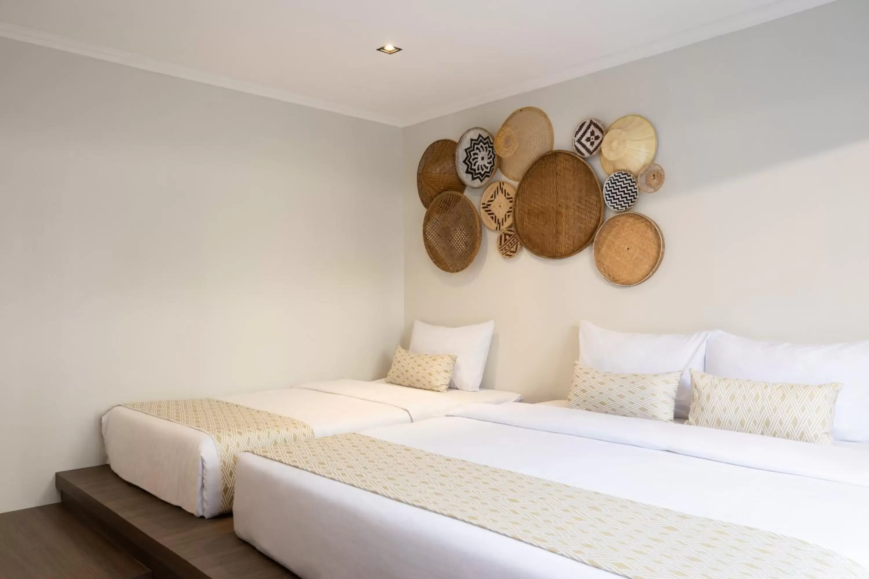 Local Thai Twin Room with Balcony in VAYNA Boutique Koh Chang Local Thai Twin Room with Balcony in VAYNA Boutique Koh Chang