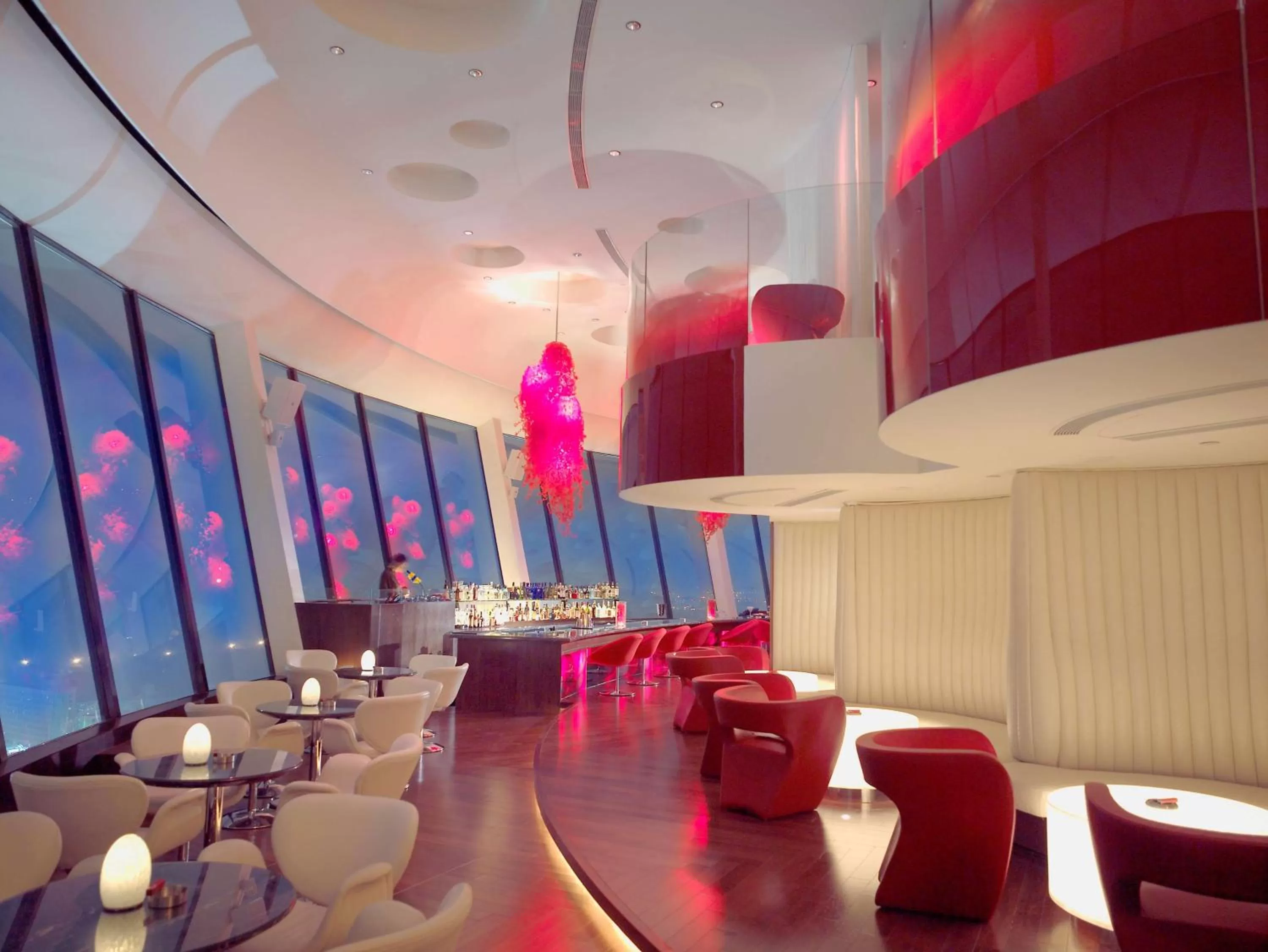 Lounge or bar in Shangri-La Shenzhen - Nearby Luohu Border, Outdoor Swimming Pool