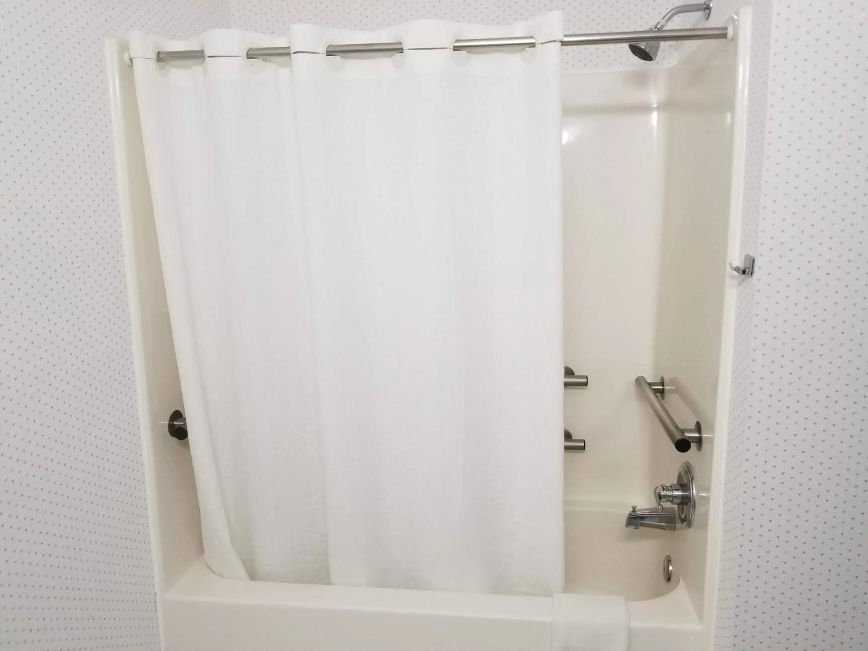 Bathroom in Rodeway Inn Urbana Champaign University Area