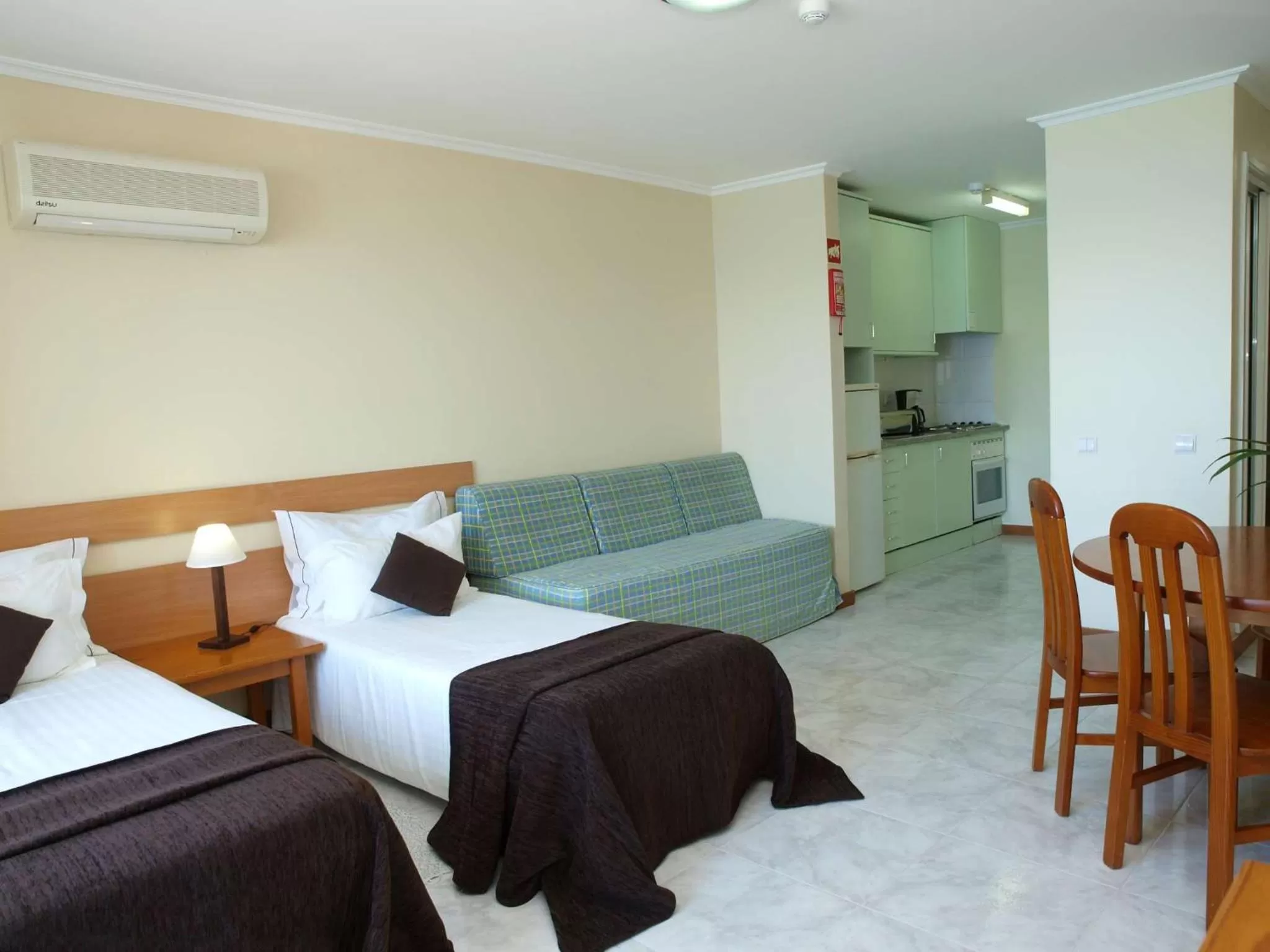 Bedroom, Bed in Apartamentos Jardins da Rocha