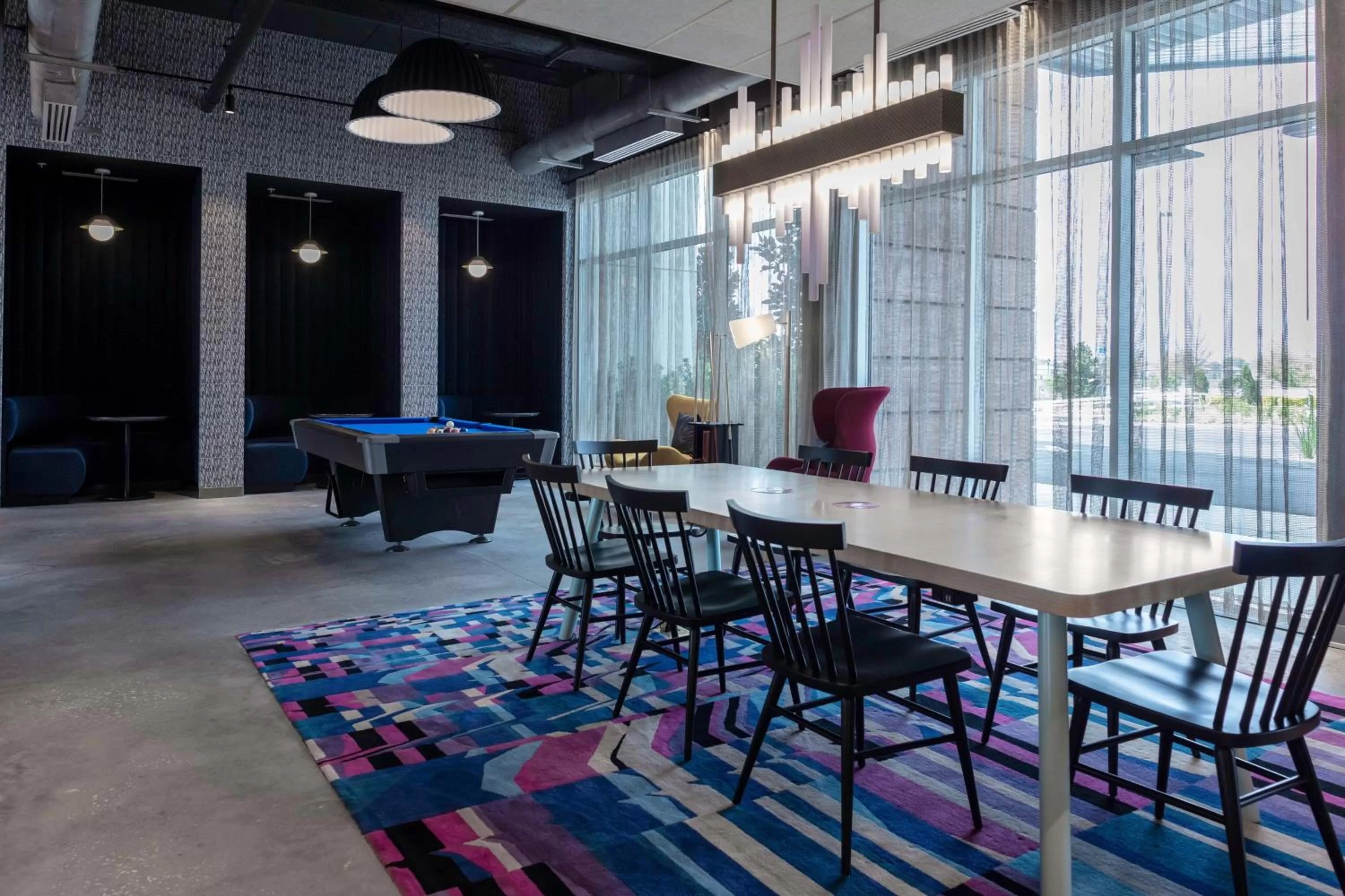 Restaurant/places to eat in Aloft Orlando Lake Buena Vista