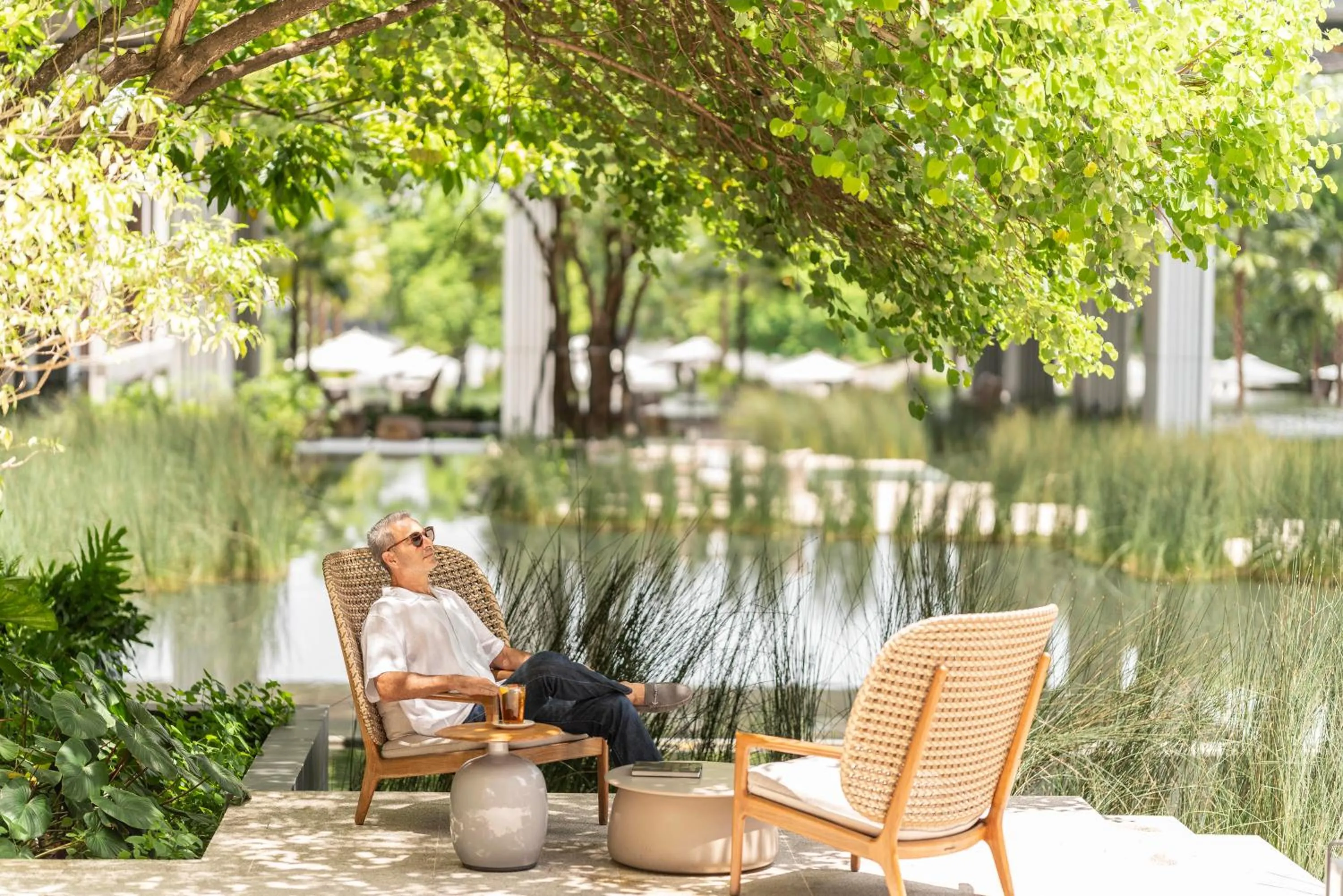 Day in Four Seasons Hotel Bangkok at Chao Phraya River