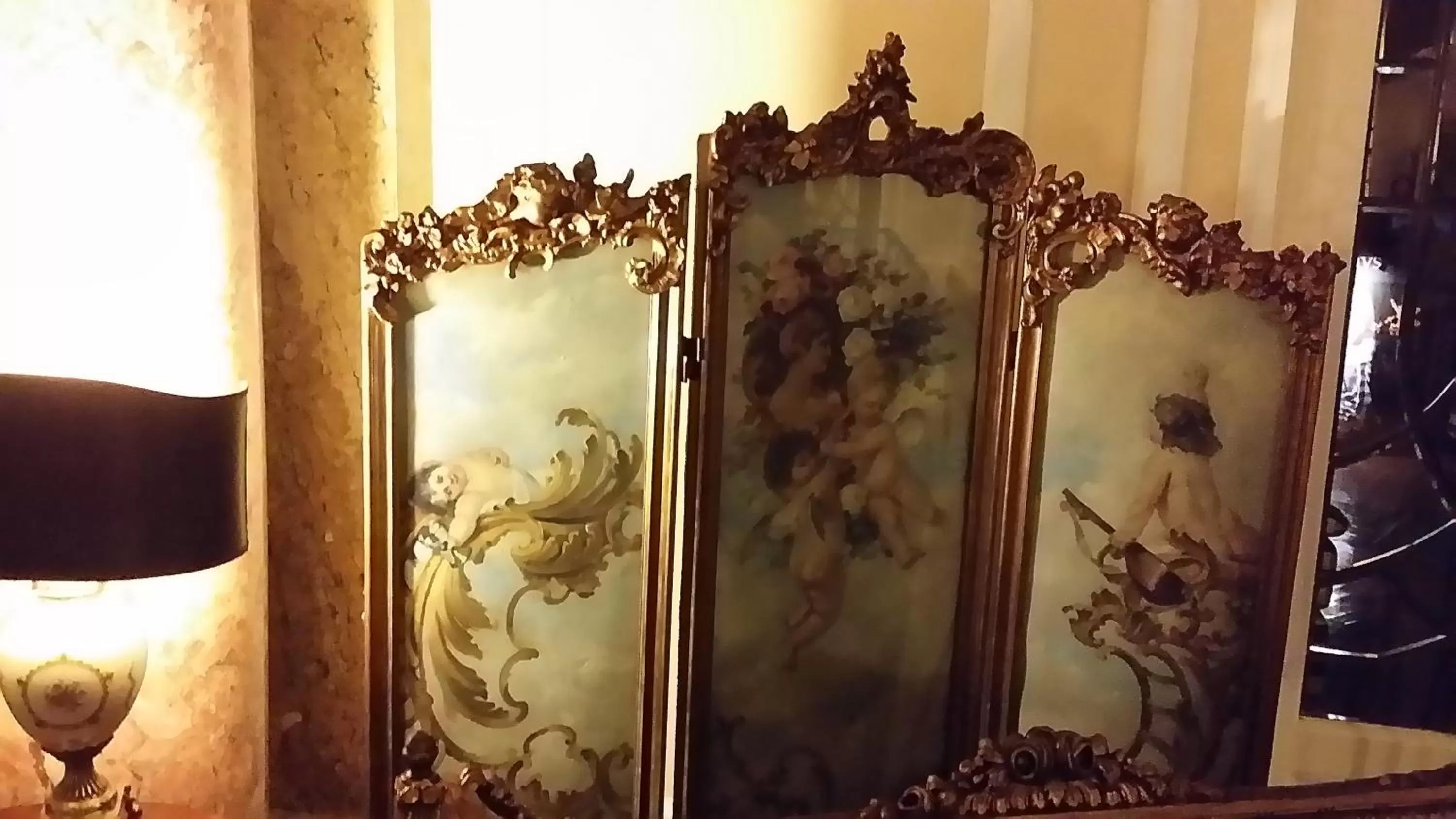 Decorative detail in Grand Boutique Hotel