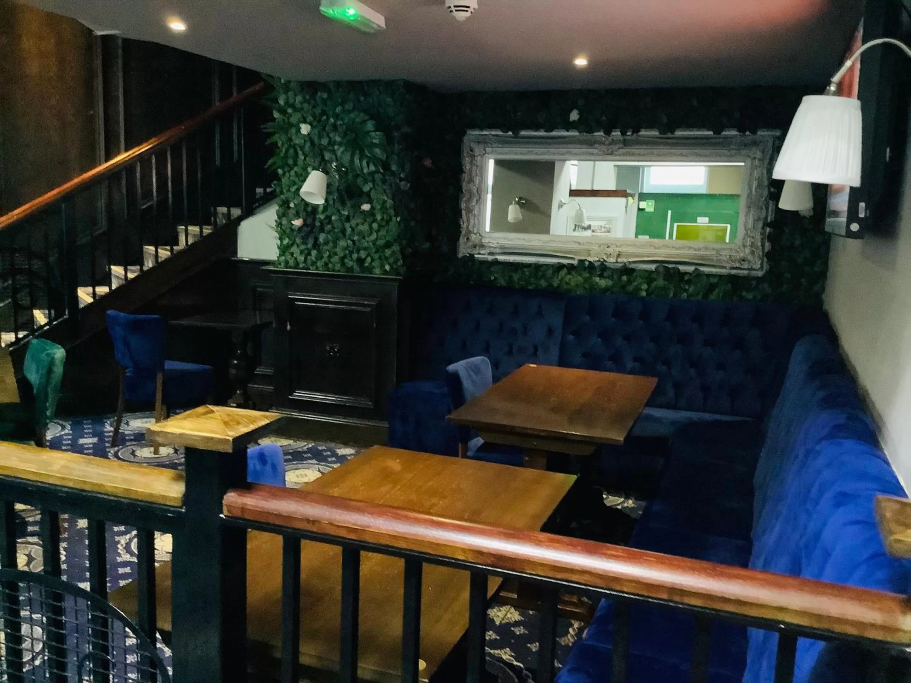 Lounge or bar, Lobby/Reception in Queens Hotel