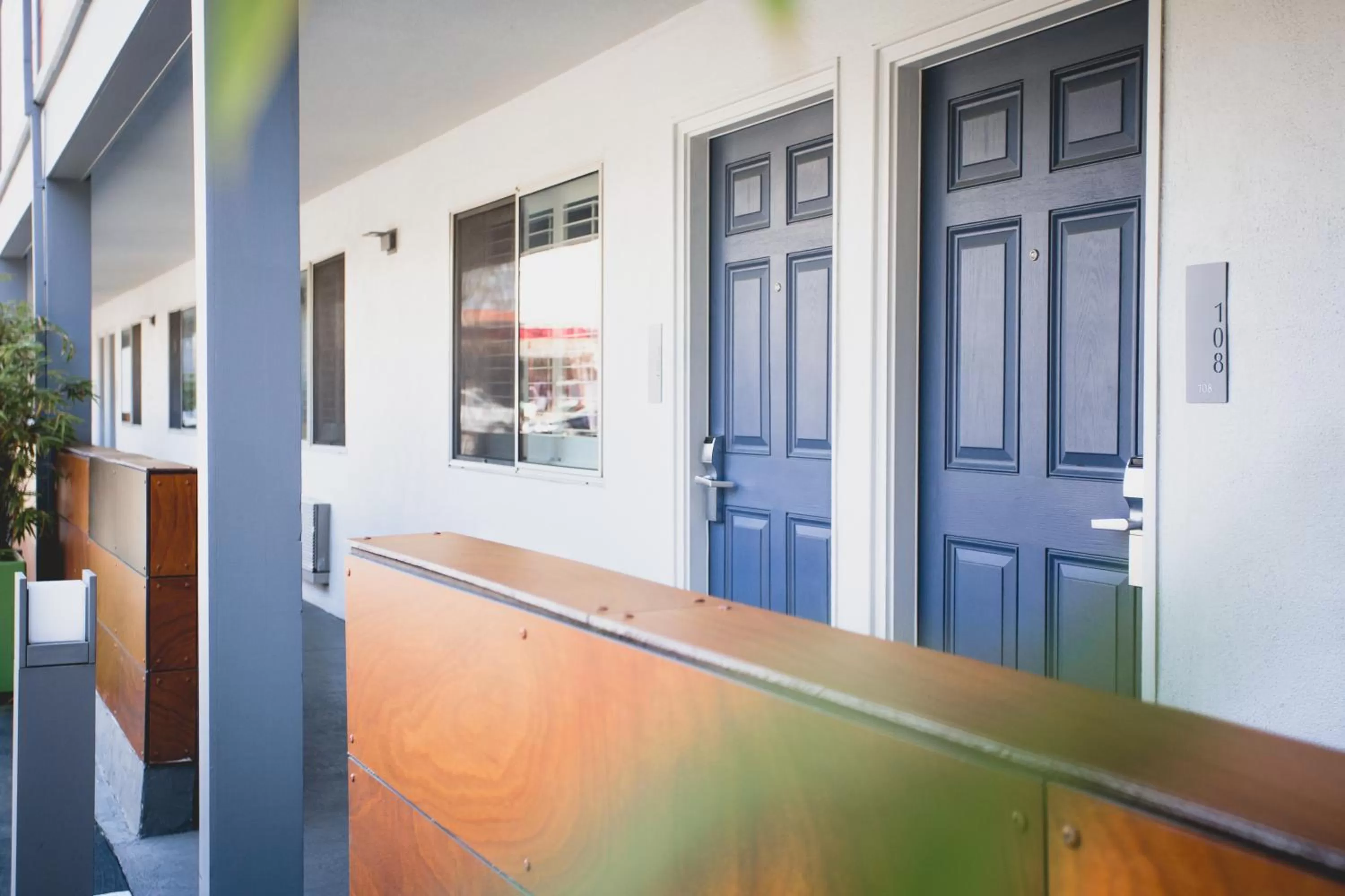 Decorative detail in Menlo Park Inn