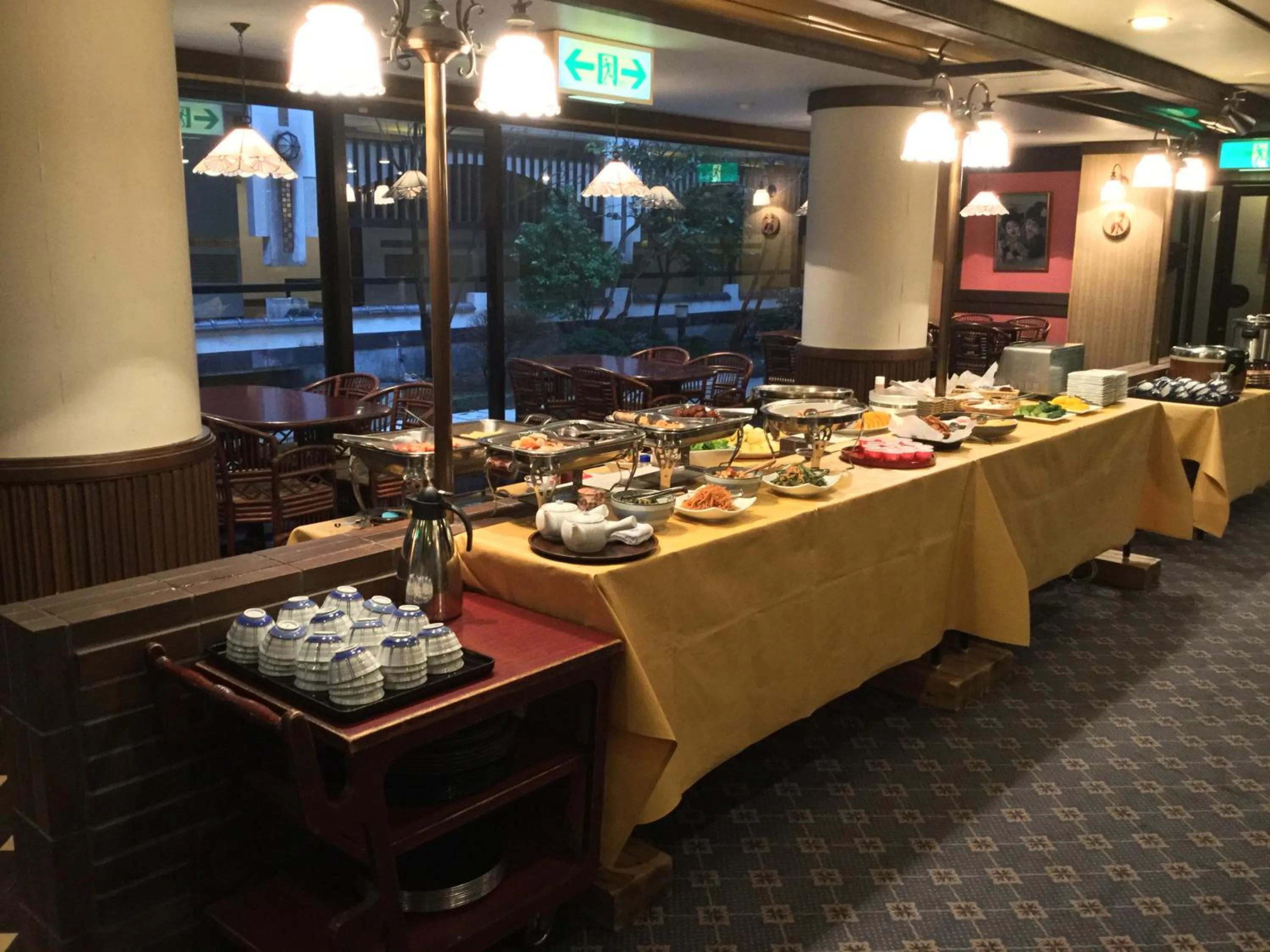 Restaurant/places to eat in Suikoen