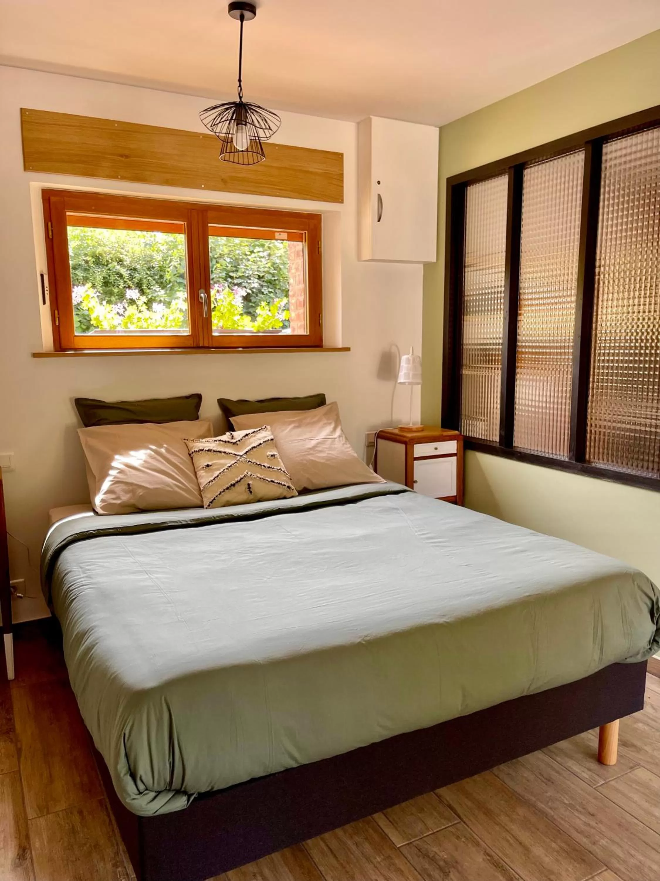Bedroom, Bed in La Mésangeraie Gîte Chambres d'hôtes
