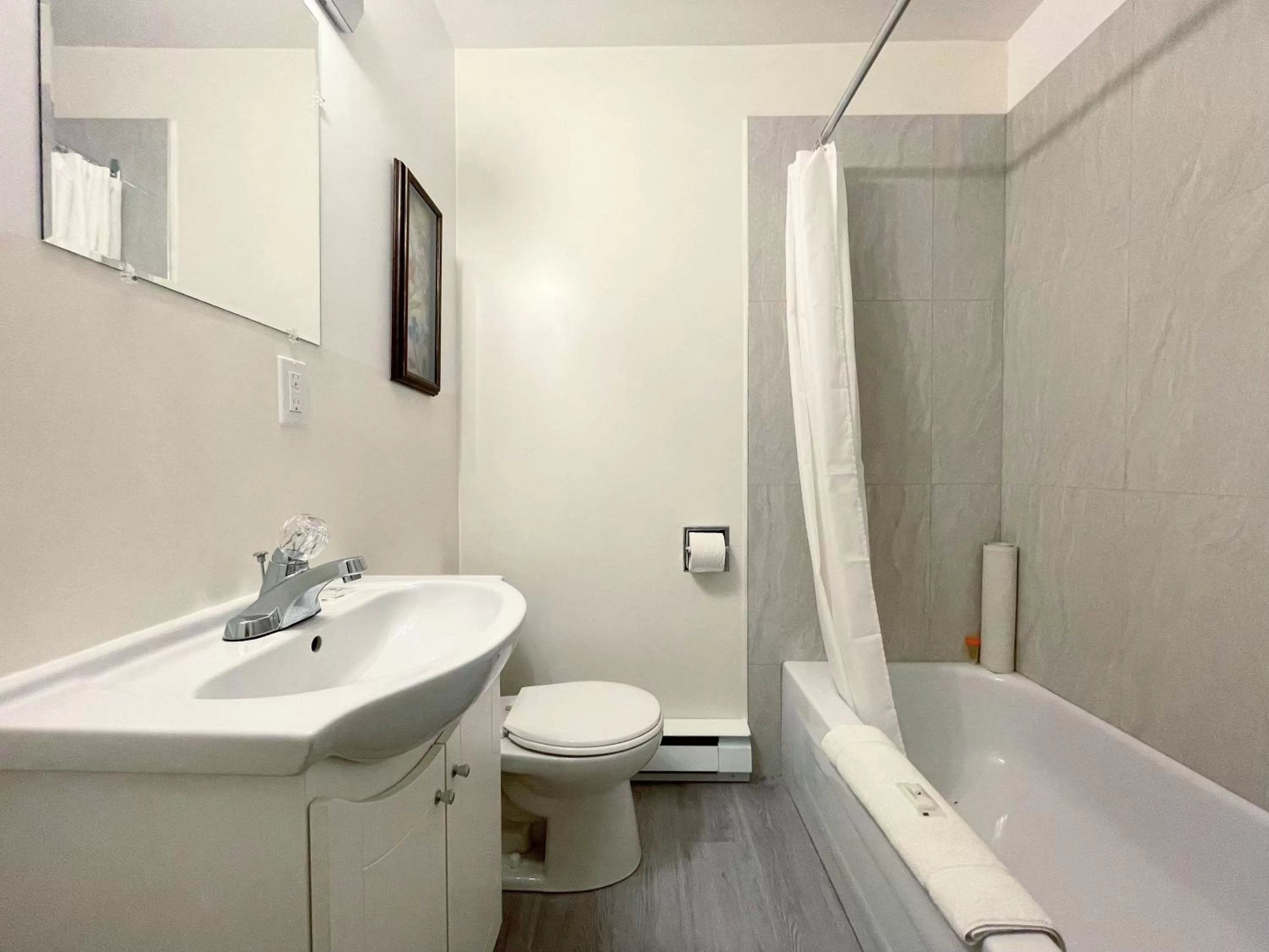 Bathroom in Valhalla Inn