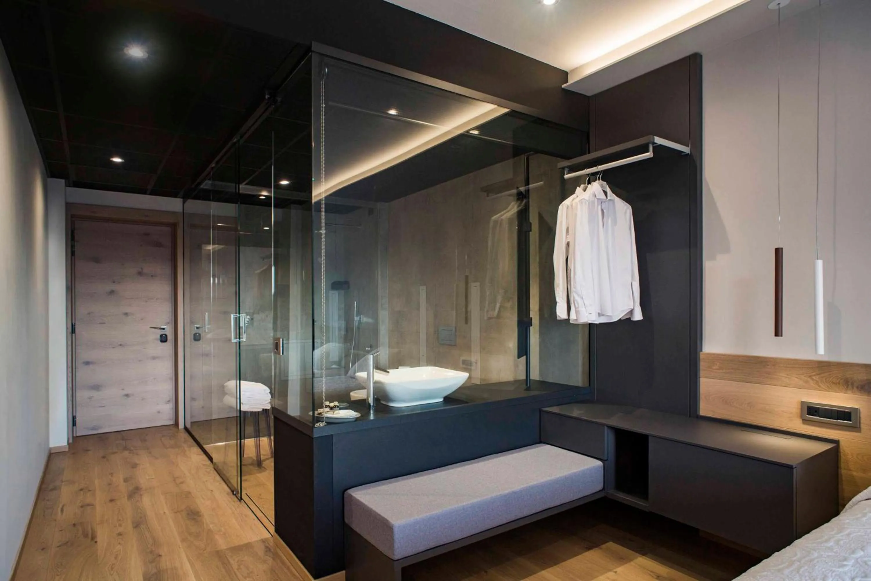 Shower, Bed in Hotel Ristorante La Rosina