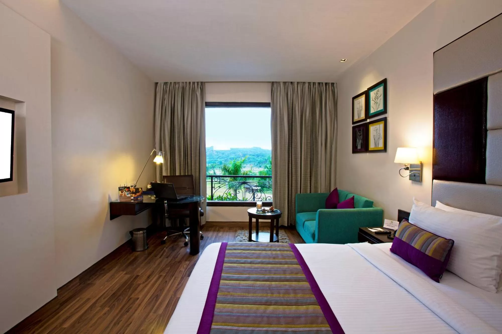 Photo of the whole room in Golden Tulip Chandigarh, Panchkula