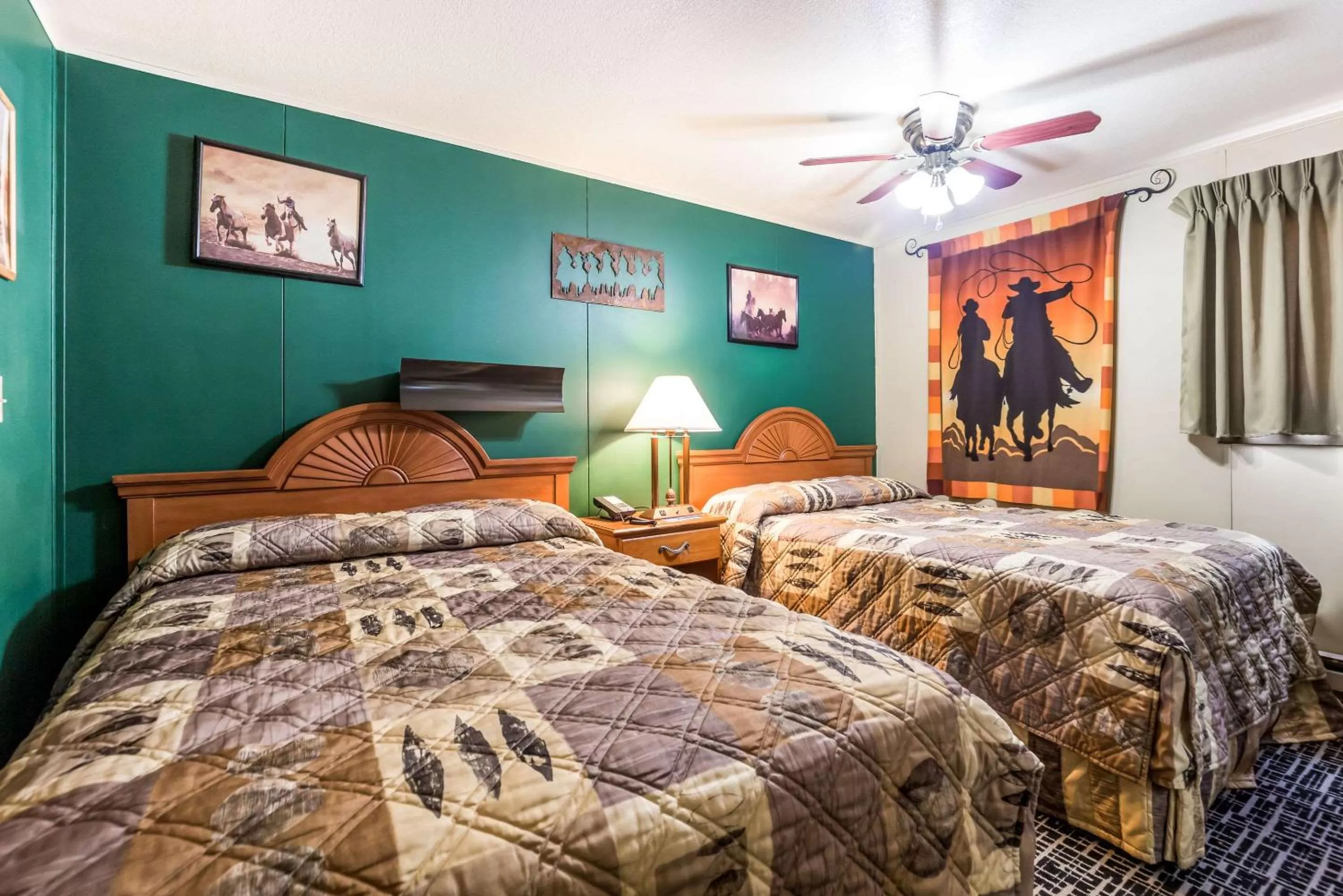 Photo of the whole room, Bed in Rodeway Inn & Suites Big Water - Antelope Canyon