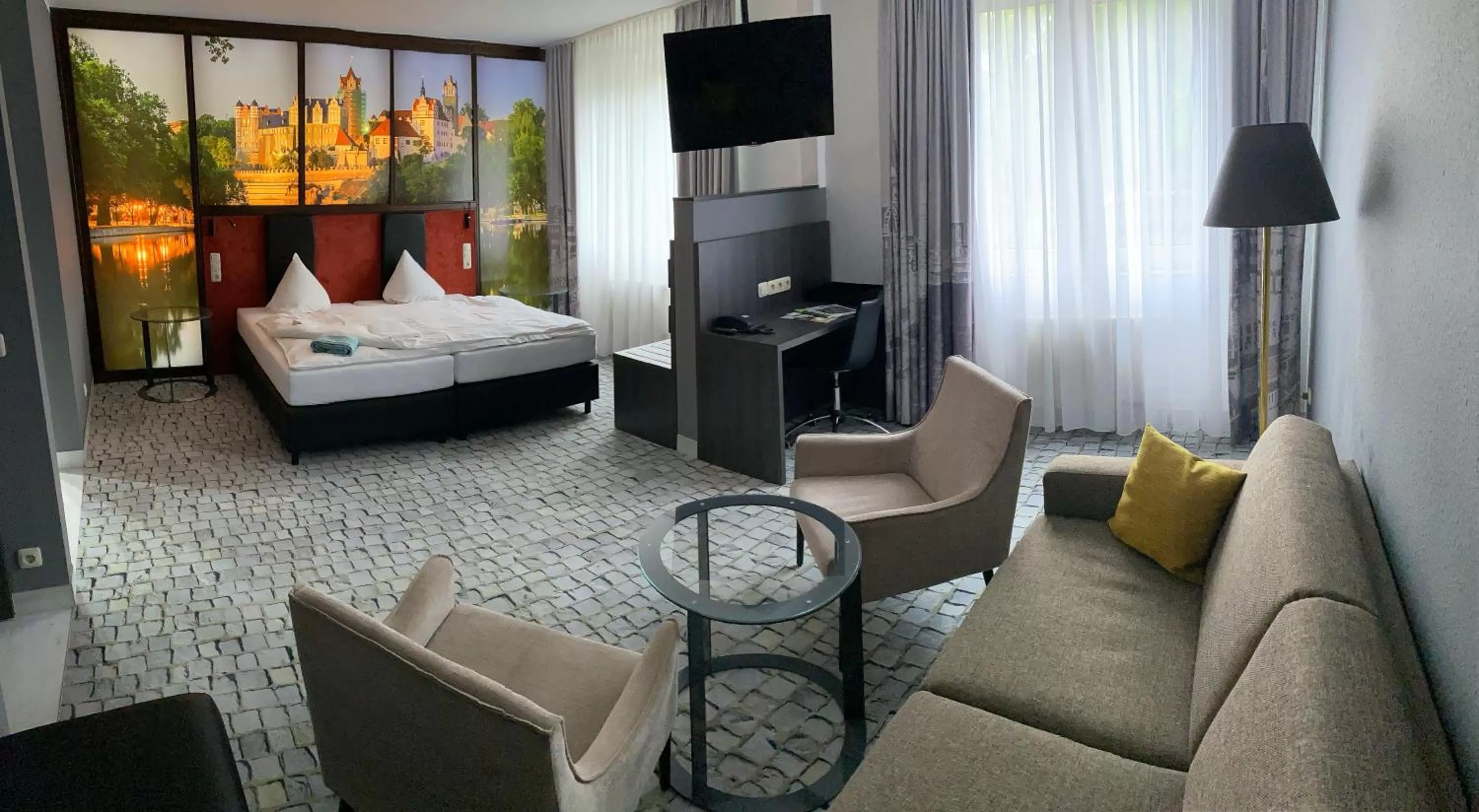 Living room, Bed in SL'otel im Parforcehaus