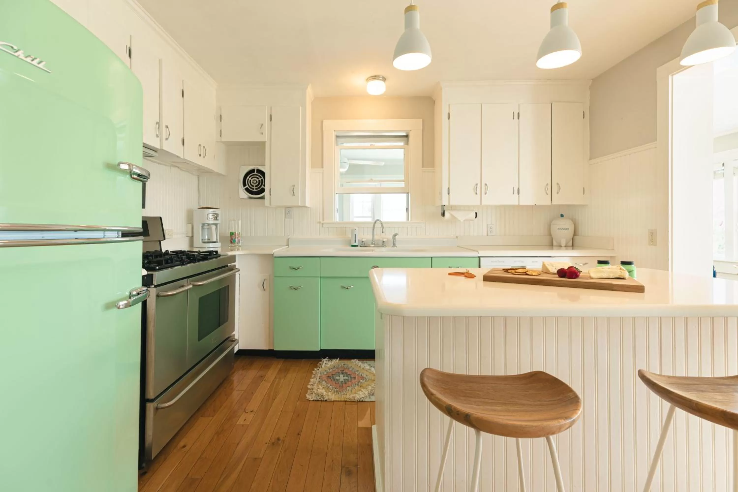 Kitchen or kitchenette in Rye Motor Inn