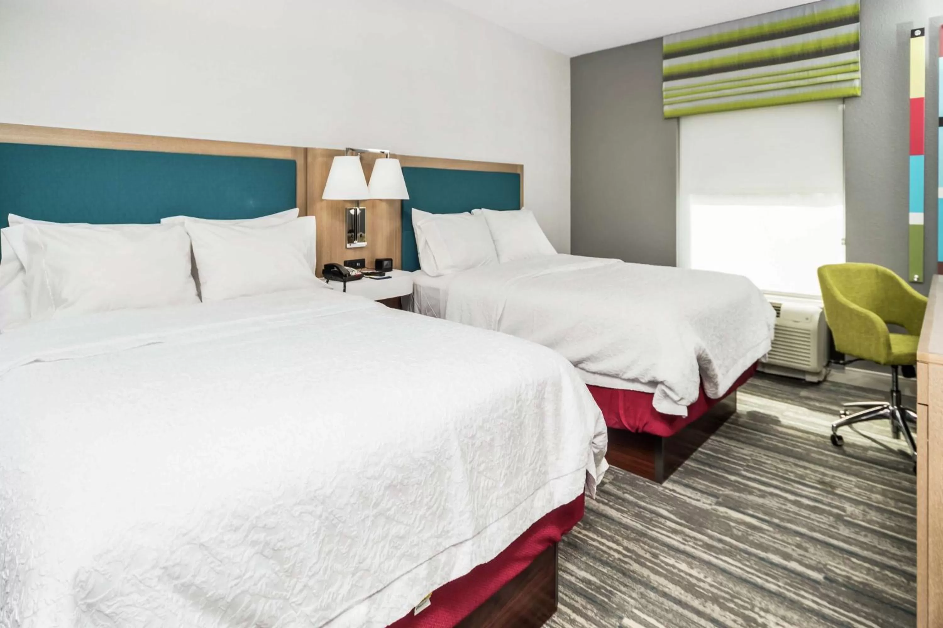 Bed in Hampton Inn Wilson Downtown