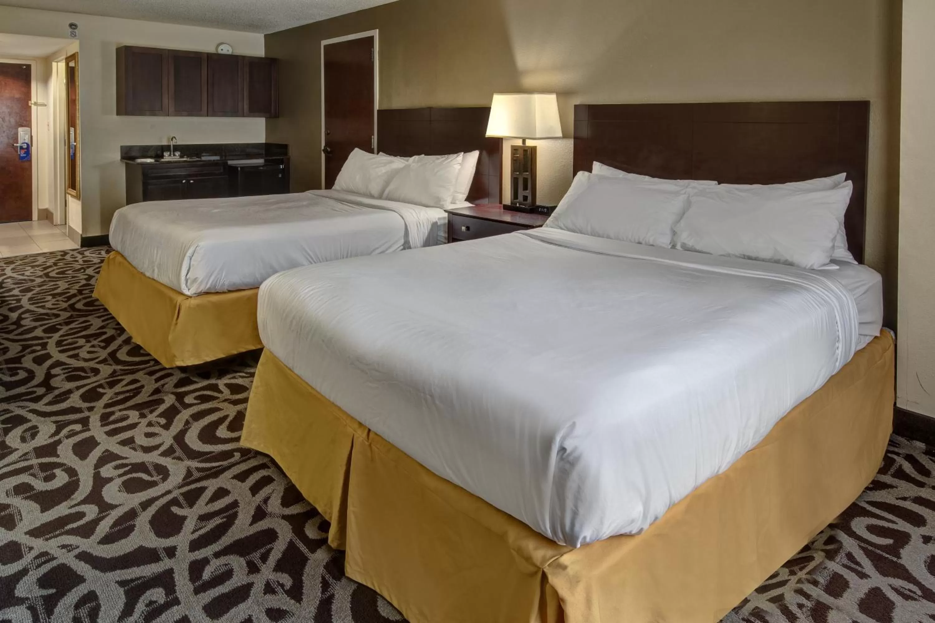 Photo of the whole room, Bed in Murfreesboro Central Hotel