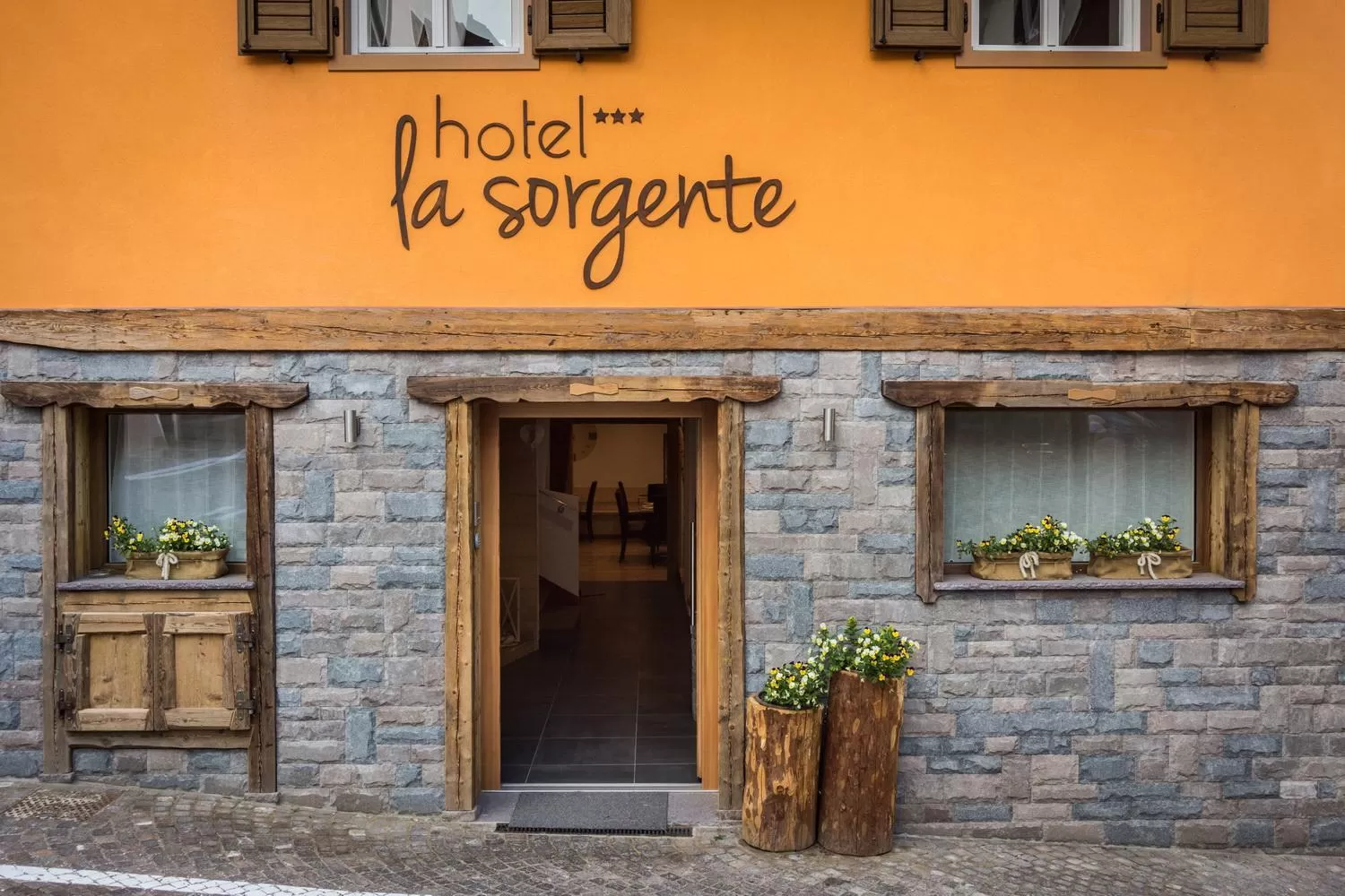 Facade/entrance in Hotel La Sorgente