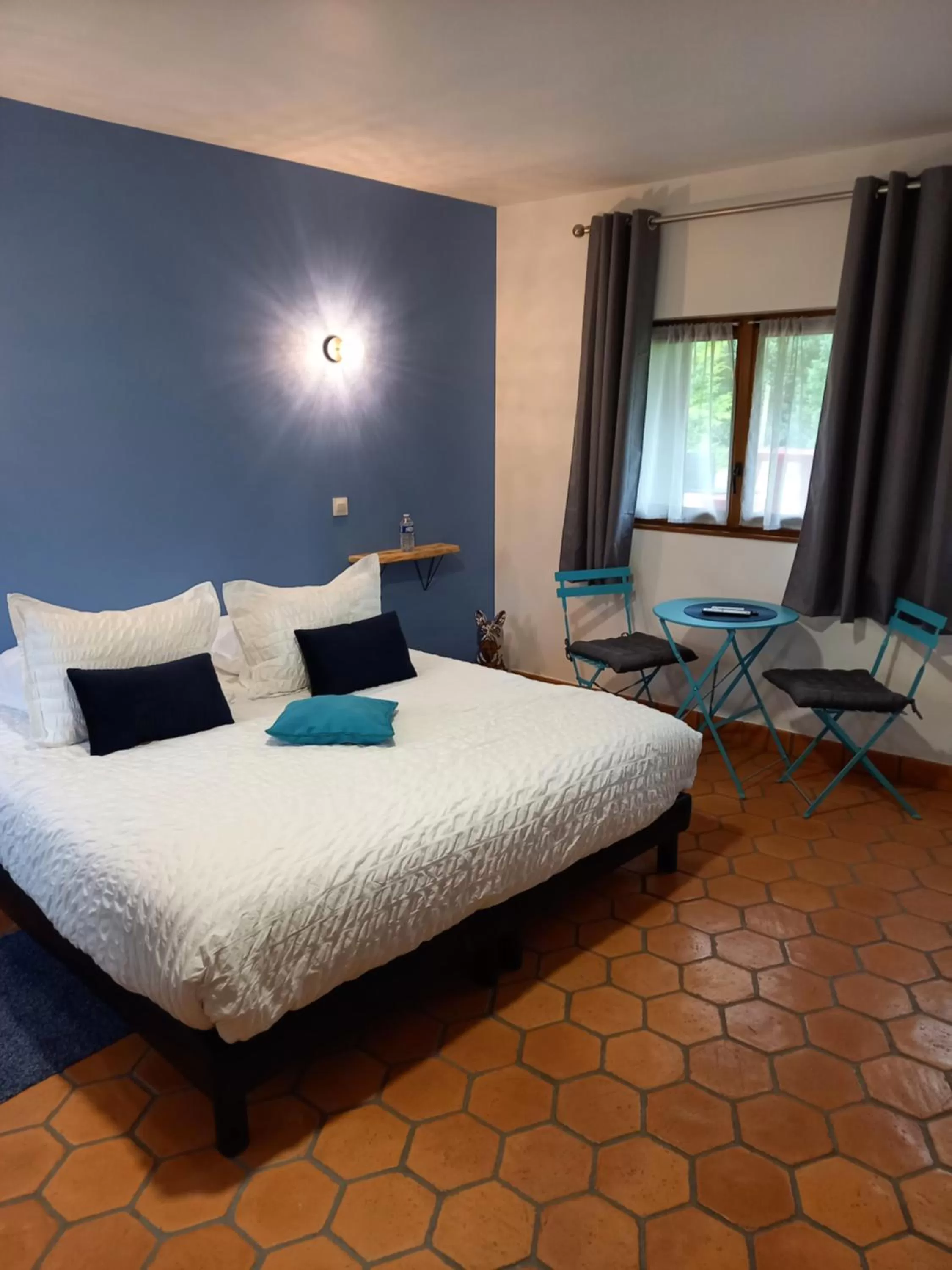 Property building, Bed in chambres et gites d'étretat