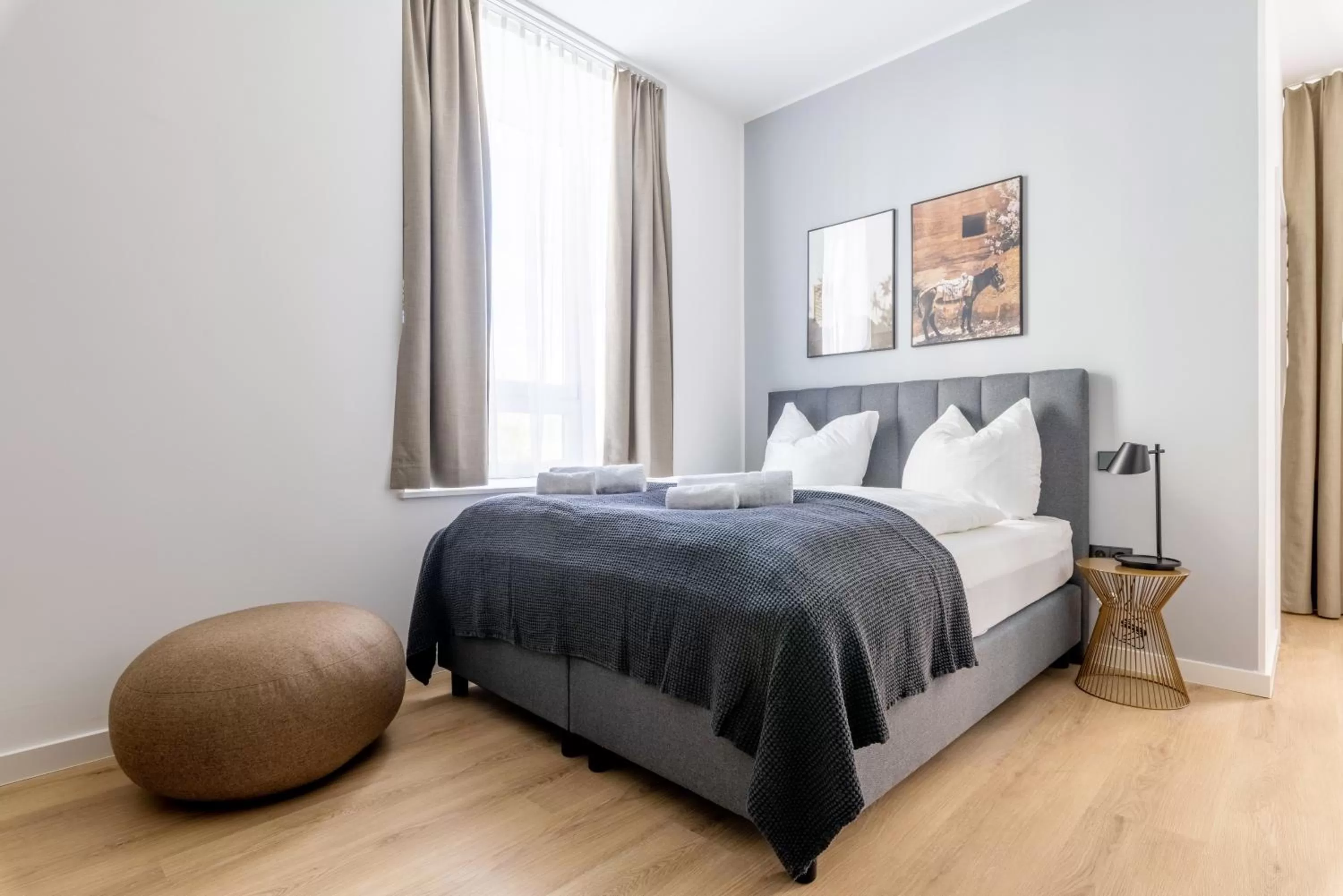 Bed in Limehome Rosenheim Gillitzerstraße