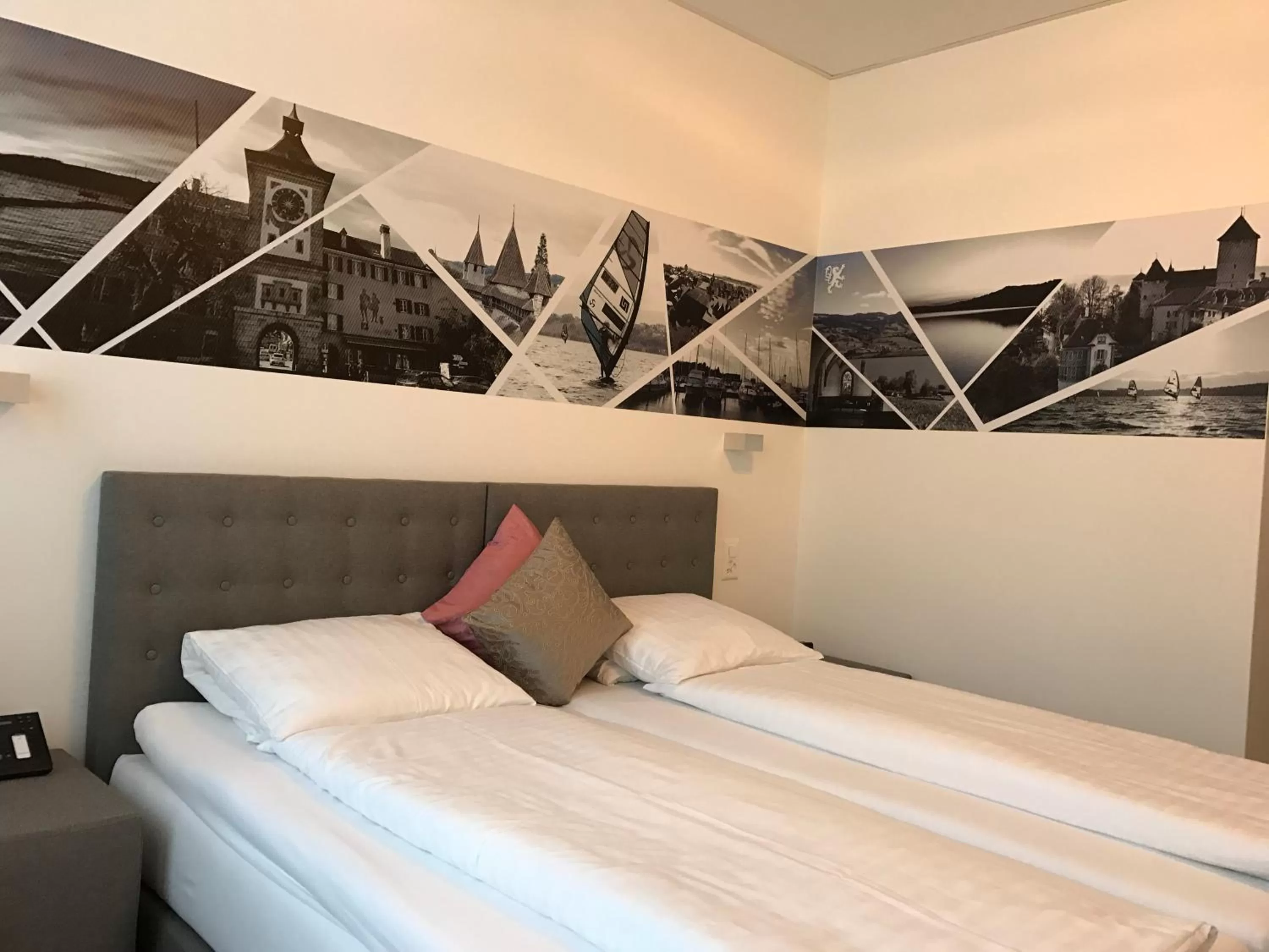 Bed in Hotel Murtenhof & Krone