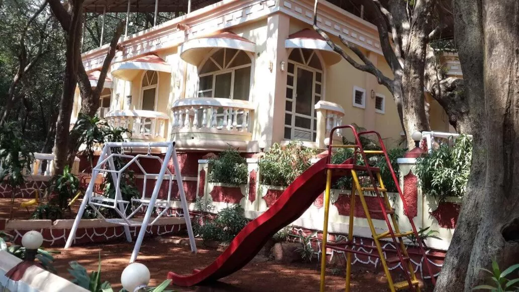 Garden, Children's Play Area in The Wayside Inn