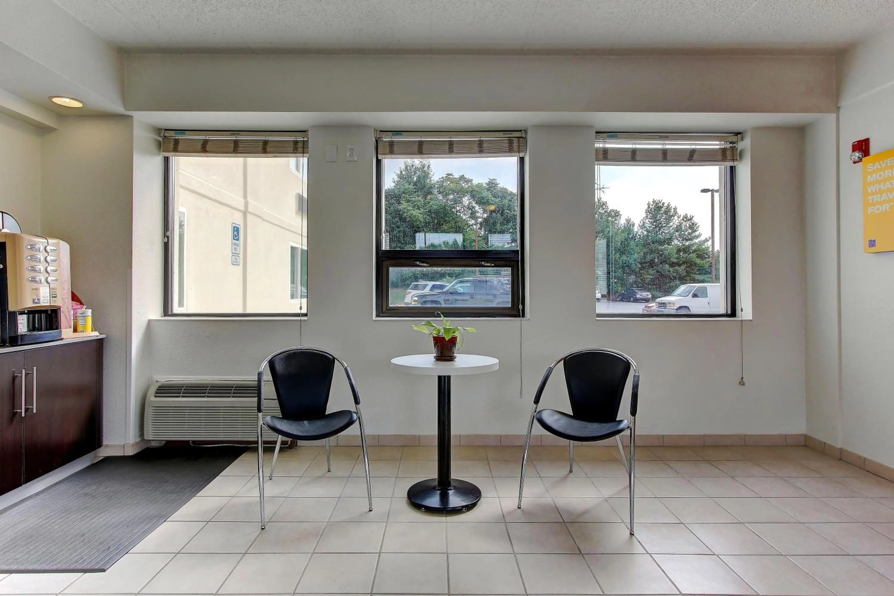 Lobby or reception in Motel 6-York, PA - North