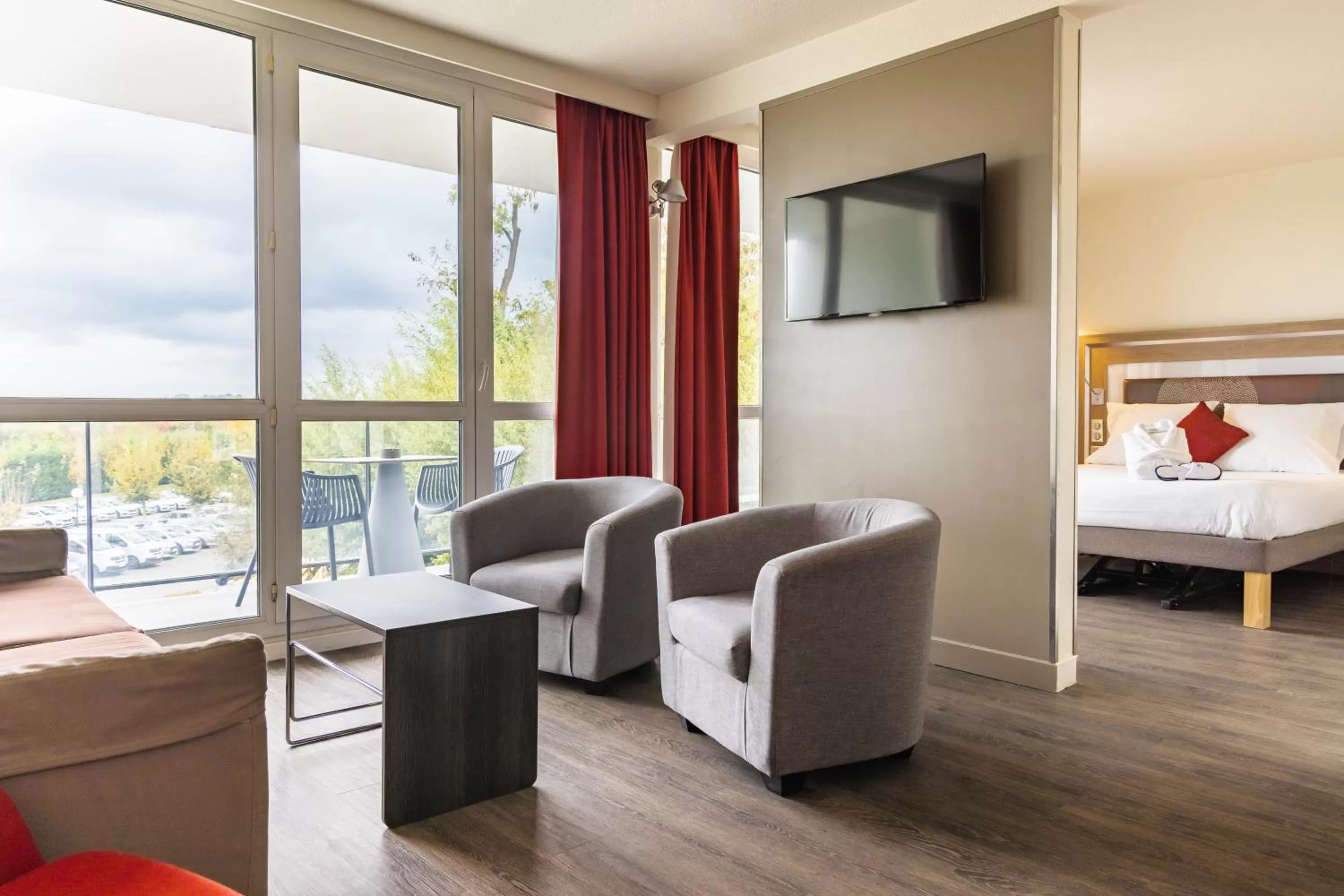 Bedroom, Bed in Novotel Senart Golf De Greenparc