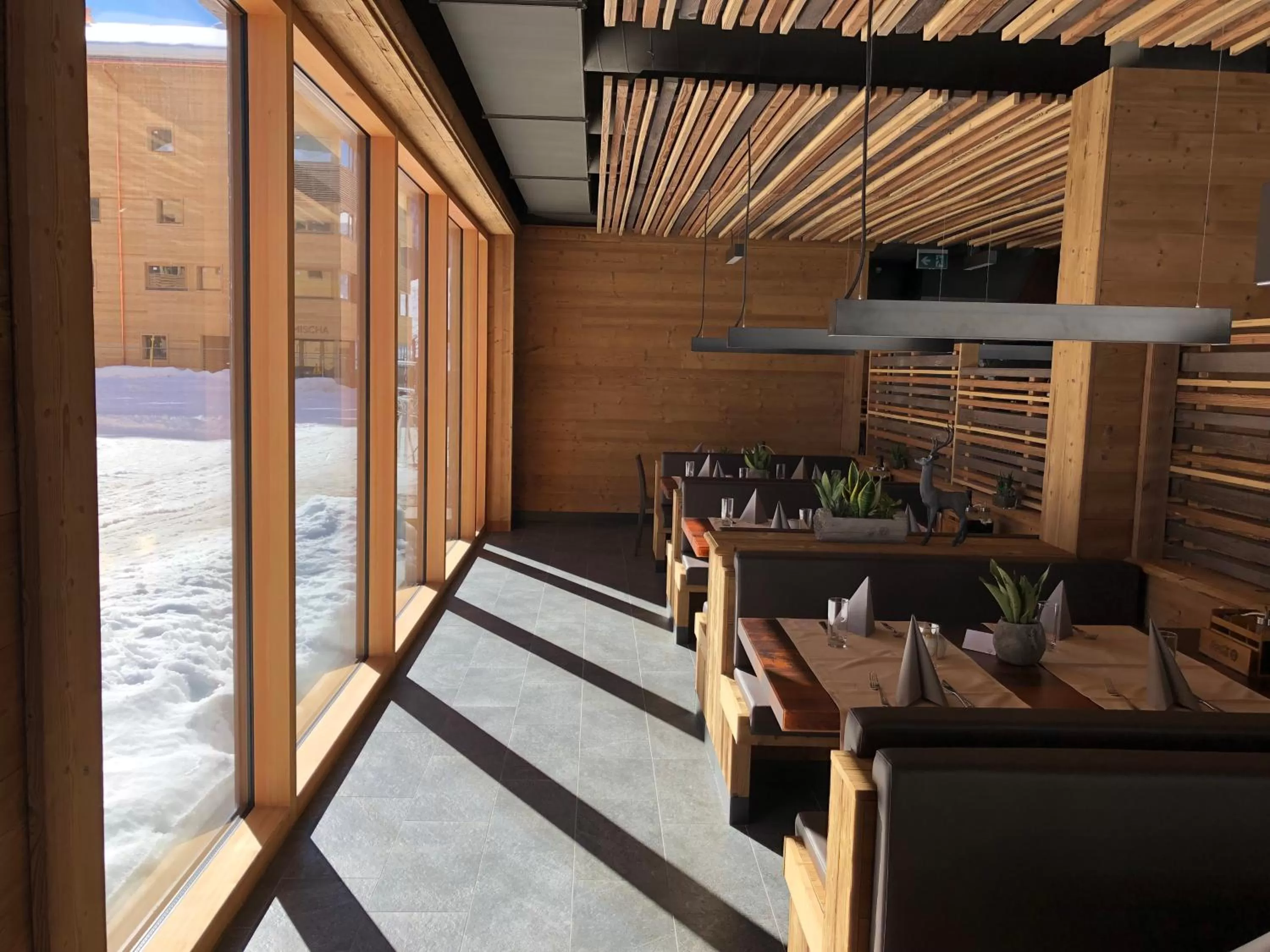 Restaurant/places to eat in Catrina Resort