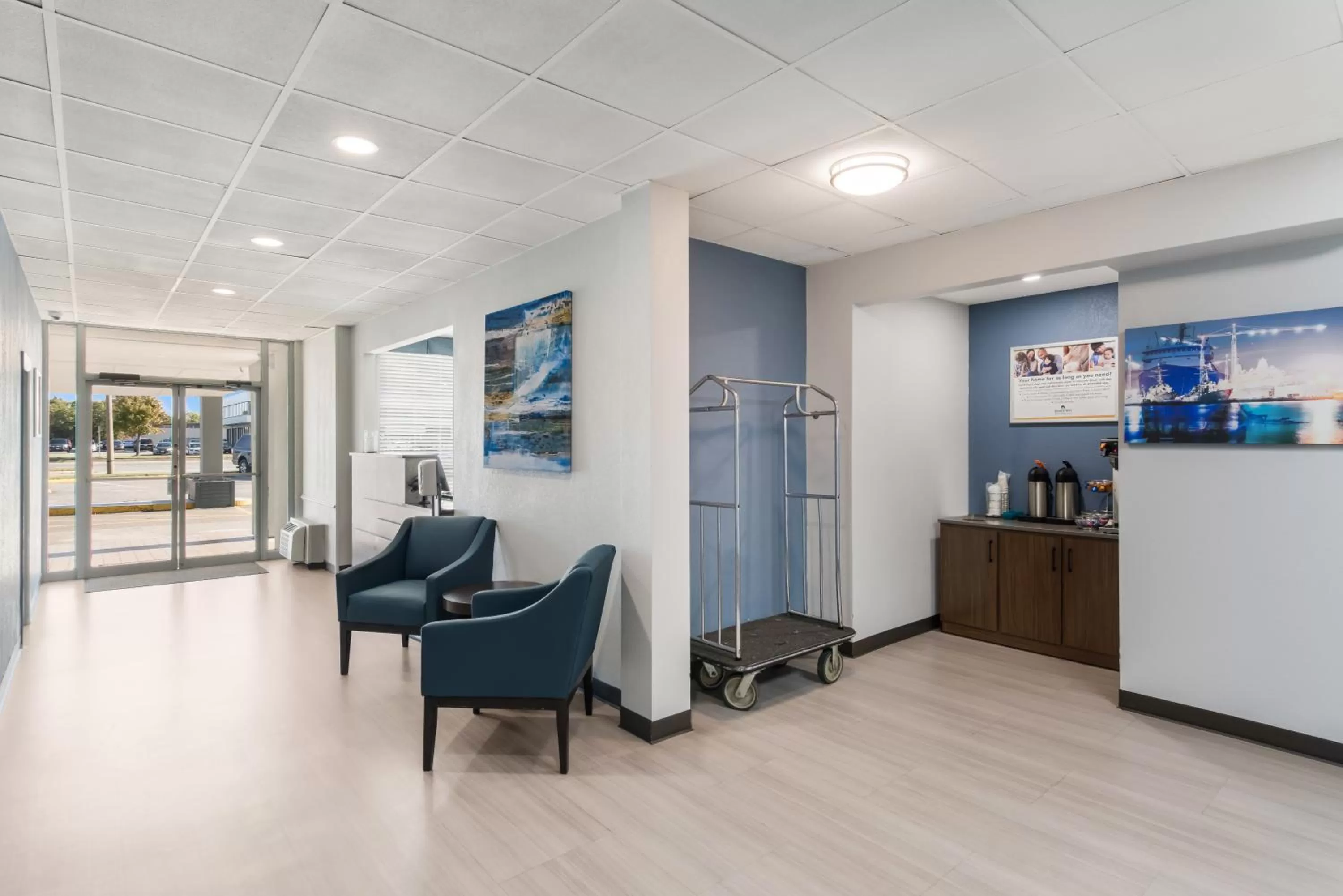 HomeTowne Studios by Red Roof Newport News - Hampton West