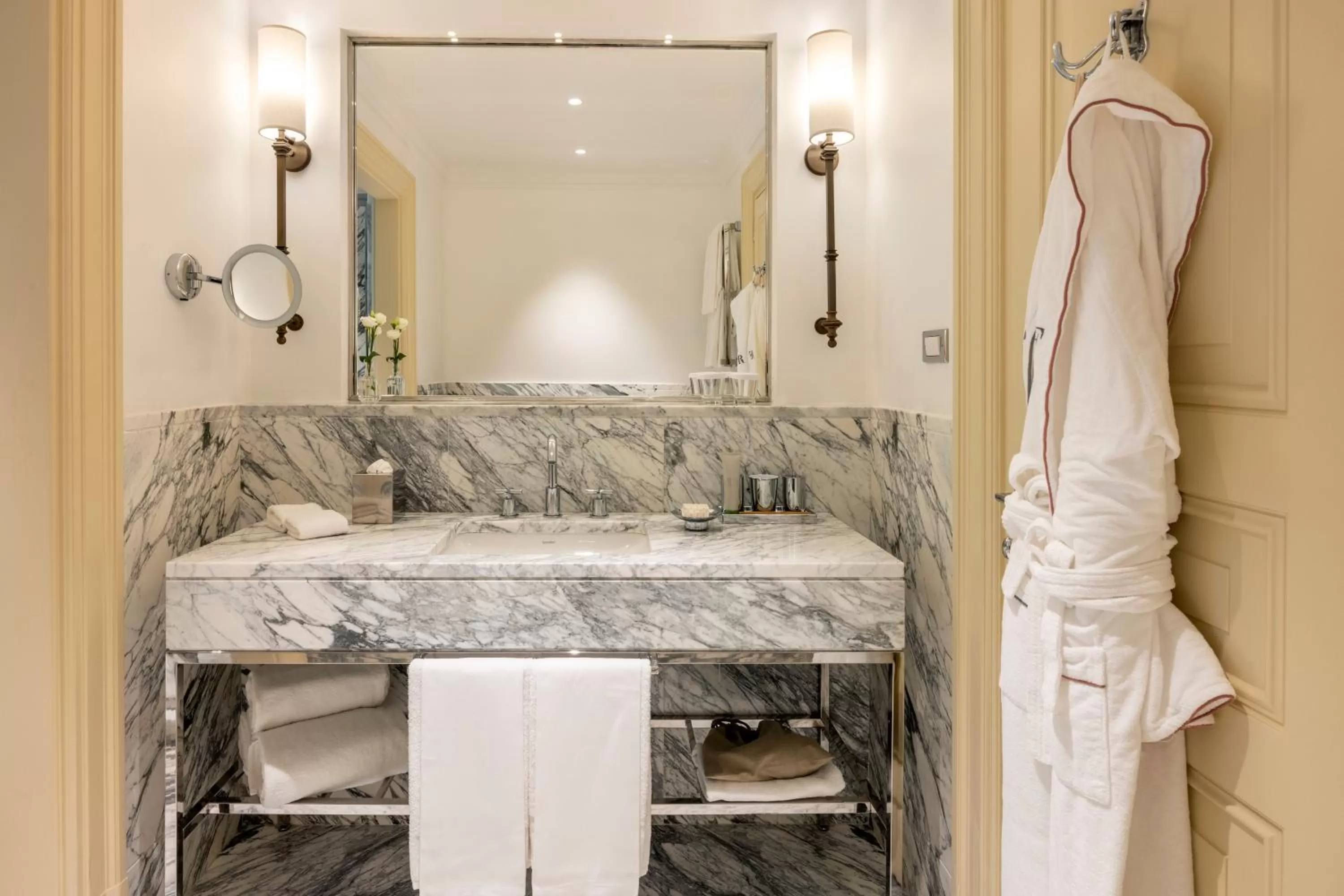 Shower in Rocco Forte Hotel De Russie