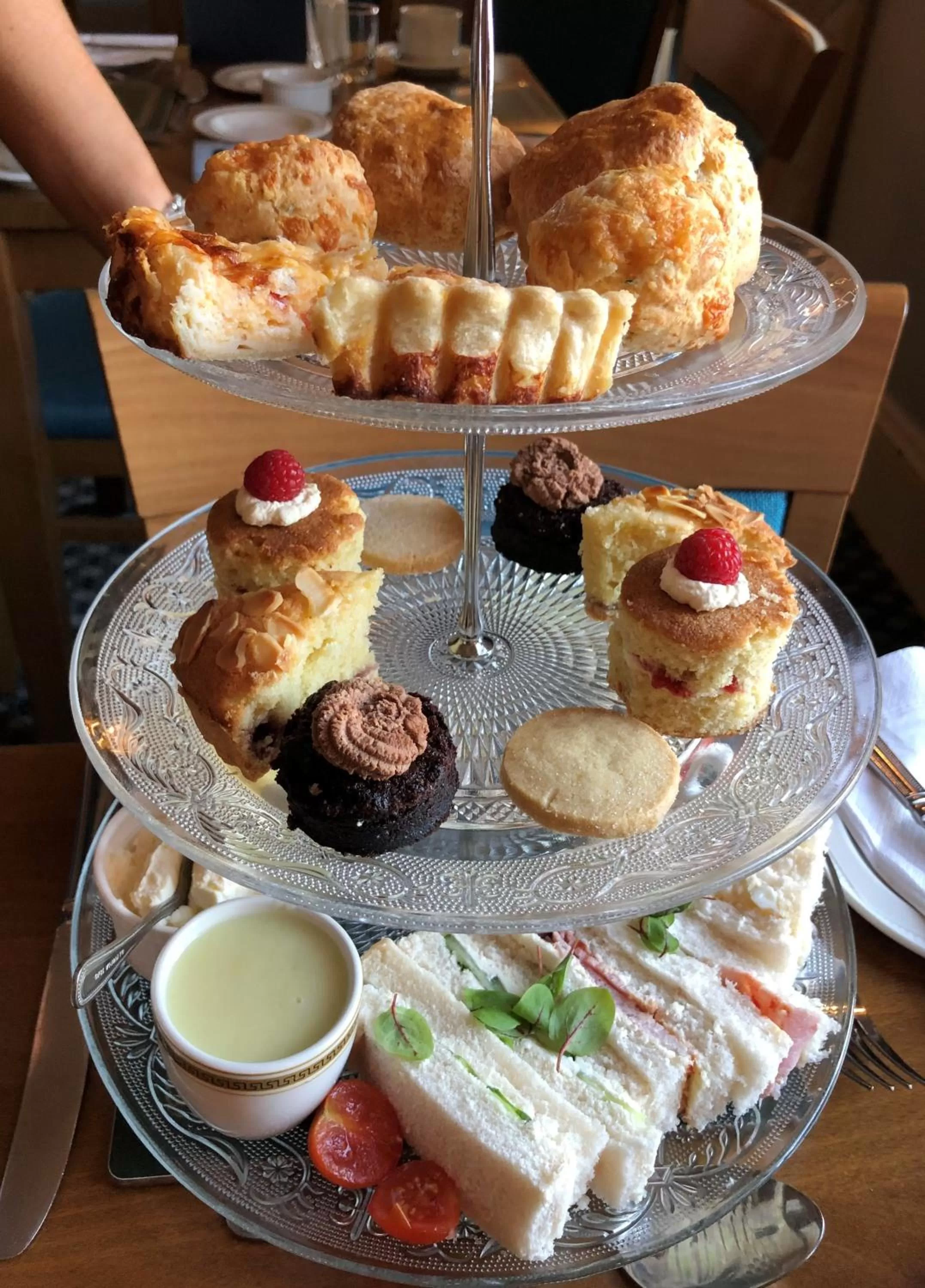 Restaurant/places to eat in Mackays Hotel