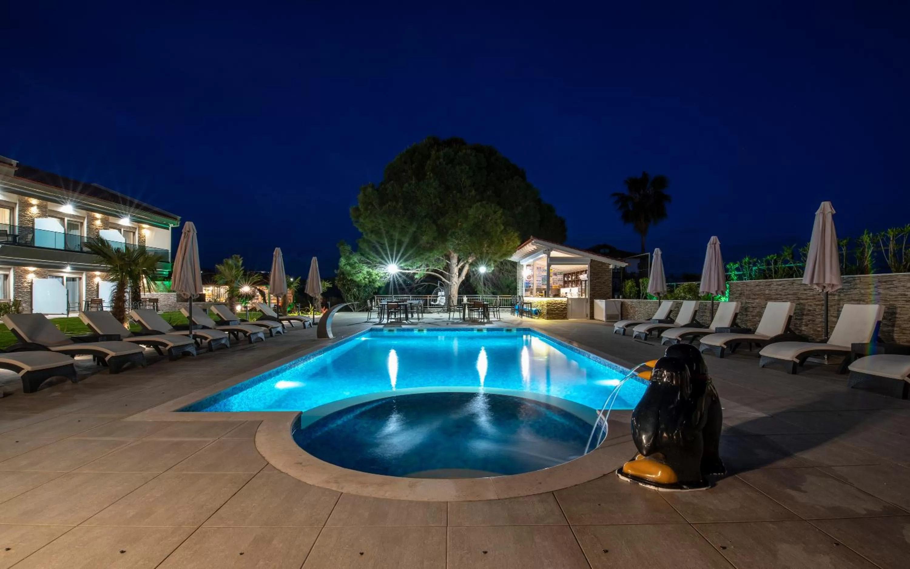 Property building in Villa Sara