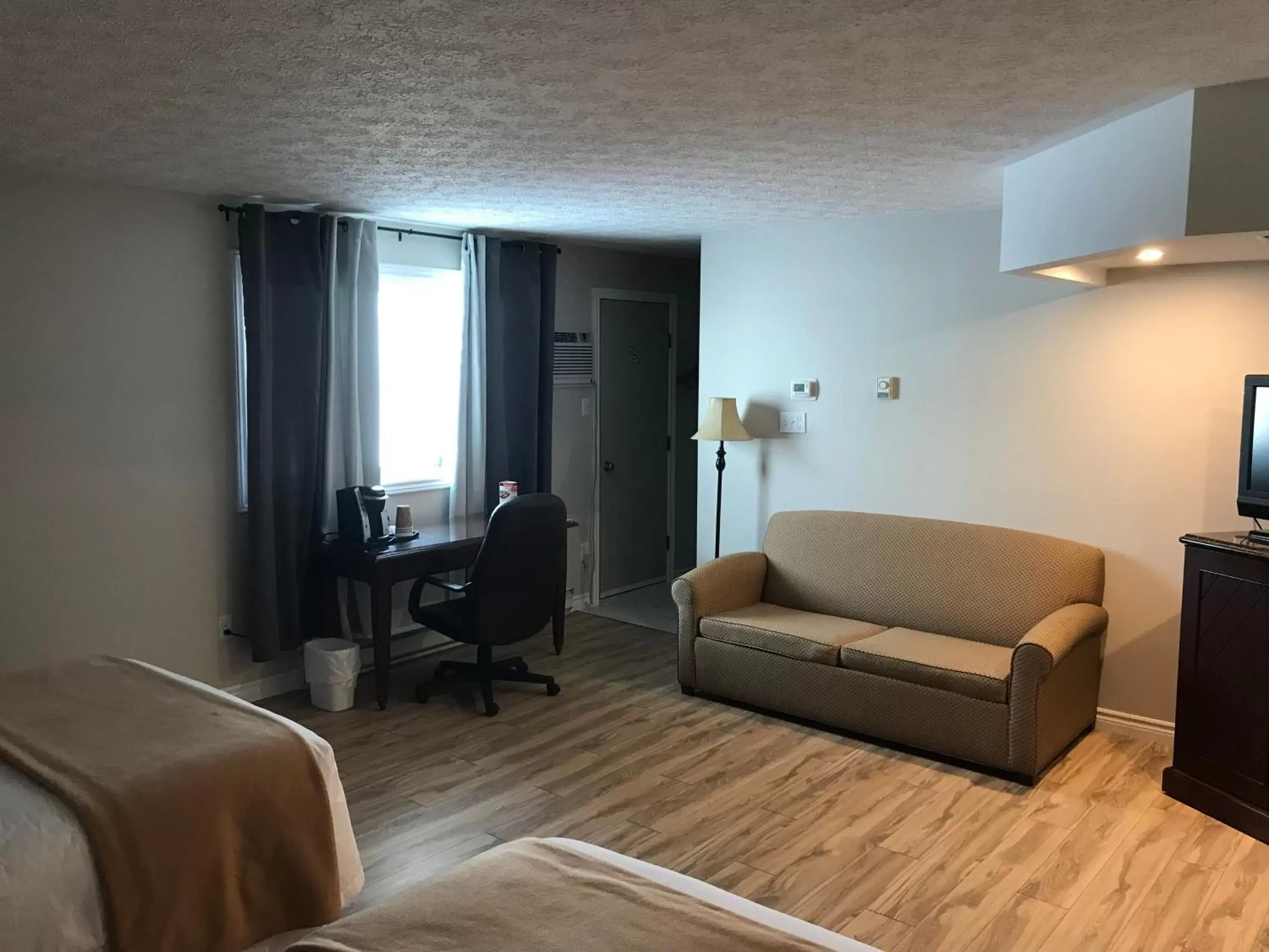 Standard Suite in The Auberge Inn Standard Suite in The Auberge Inn