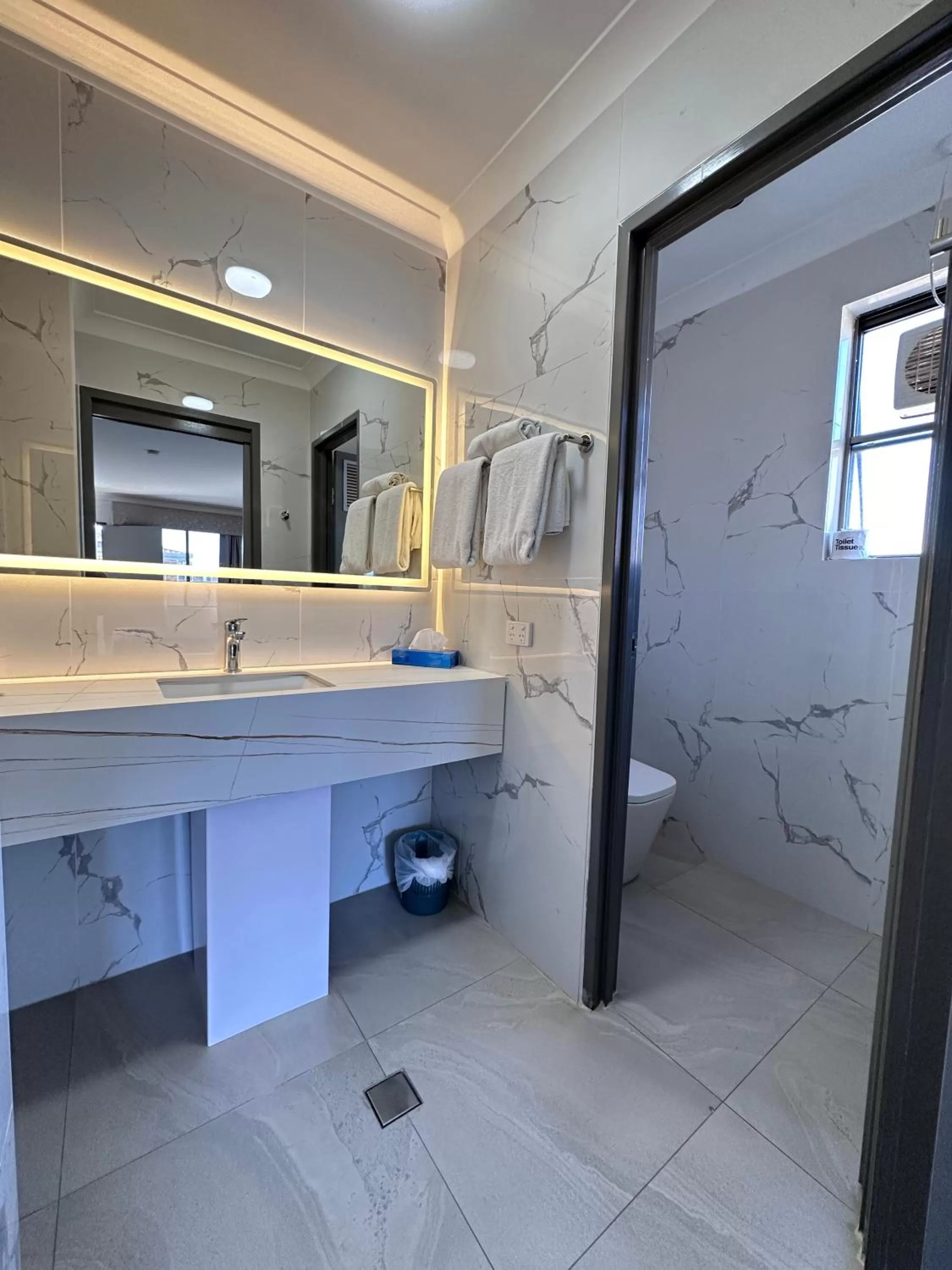 Bathroom in Spa Village Travel Inn